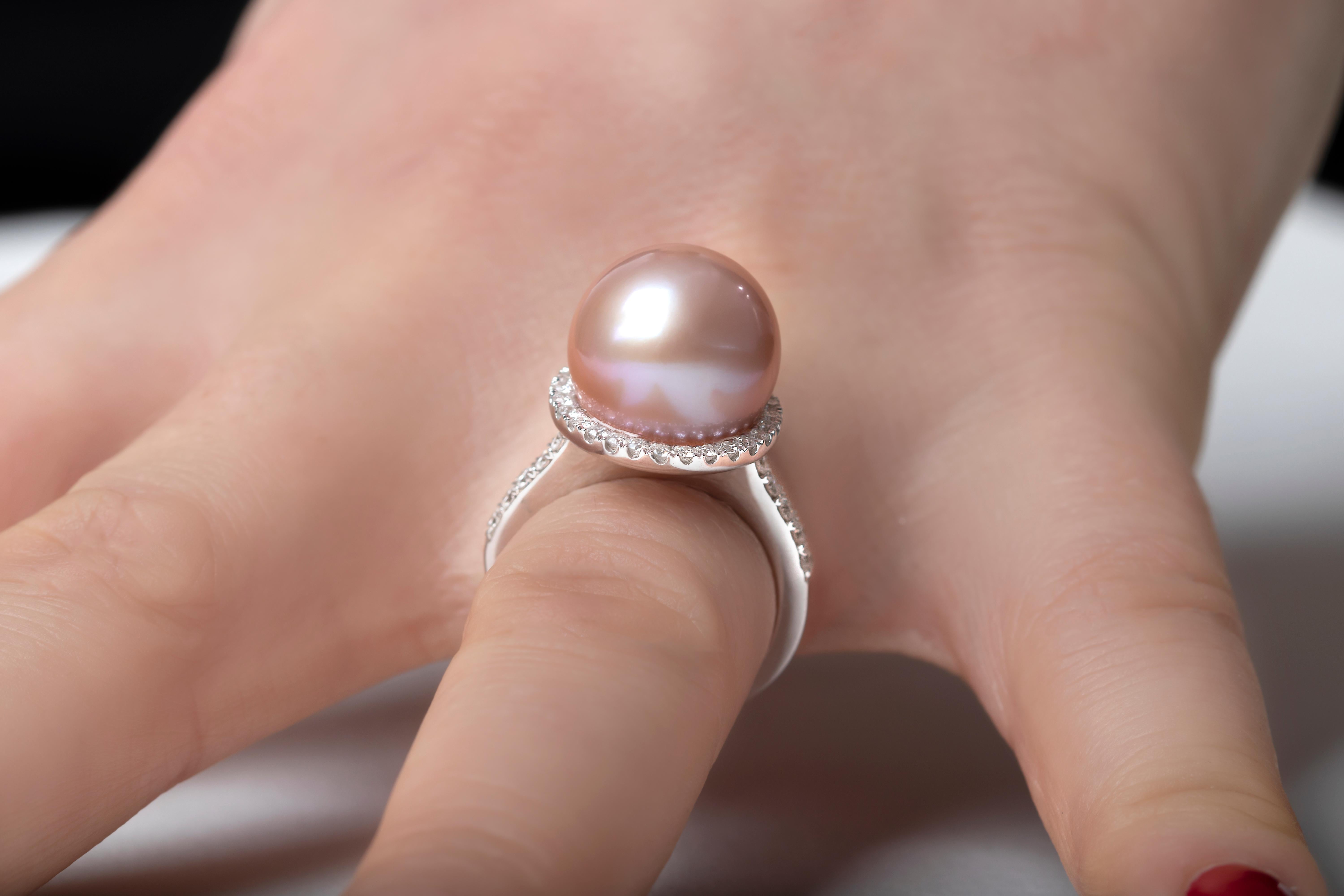 Modern Yoko London Freshwater Pearl and Diamond Ring, Set in 18 Karat White Gold