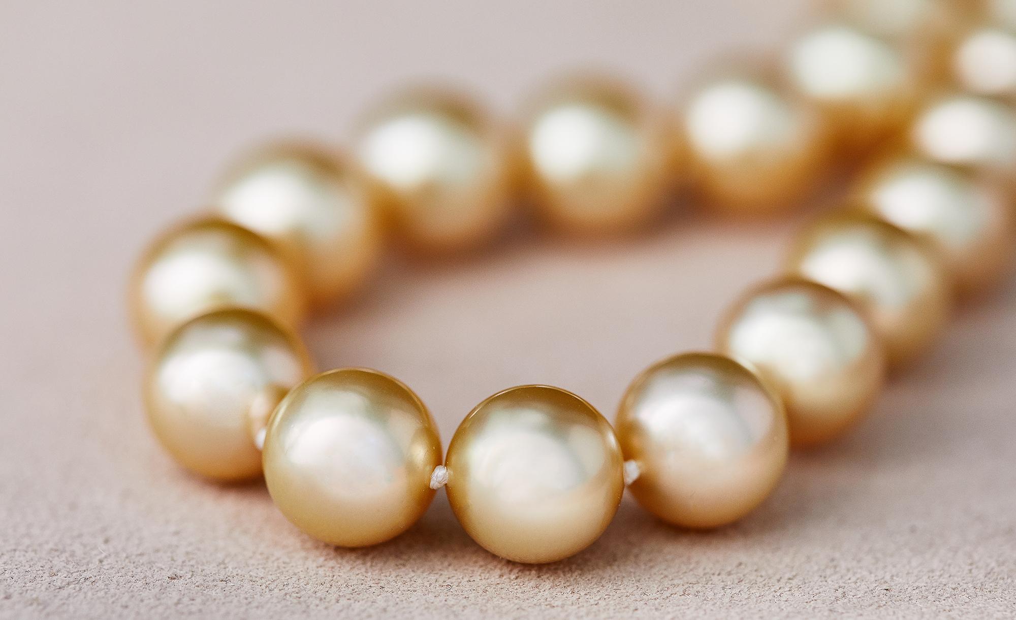 Contemporary Yoko London Classic Golden South Sea Pearl and Diamond Necklace 18 Karat Gold For Sale