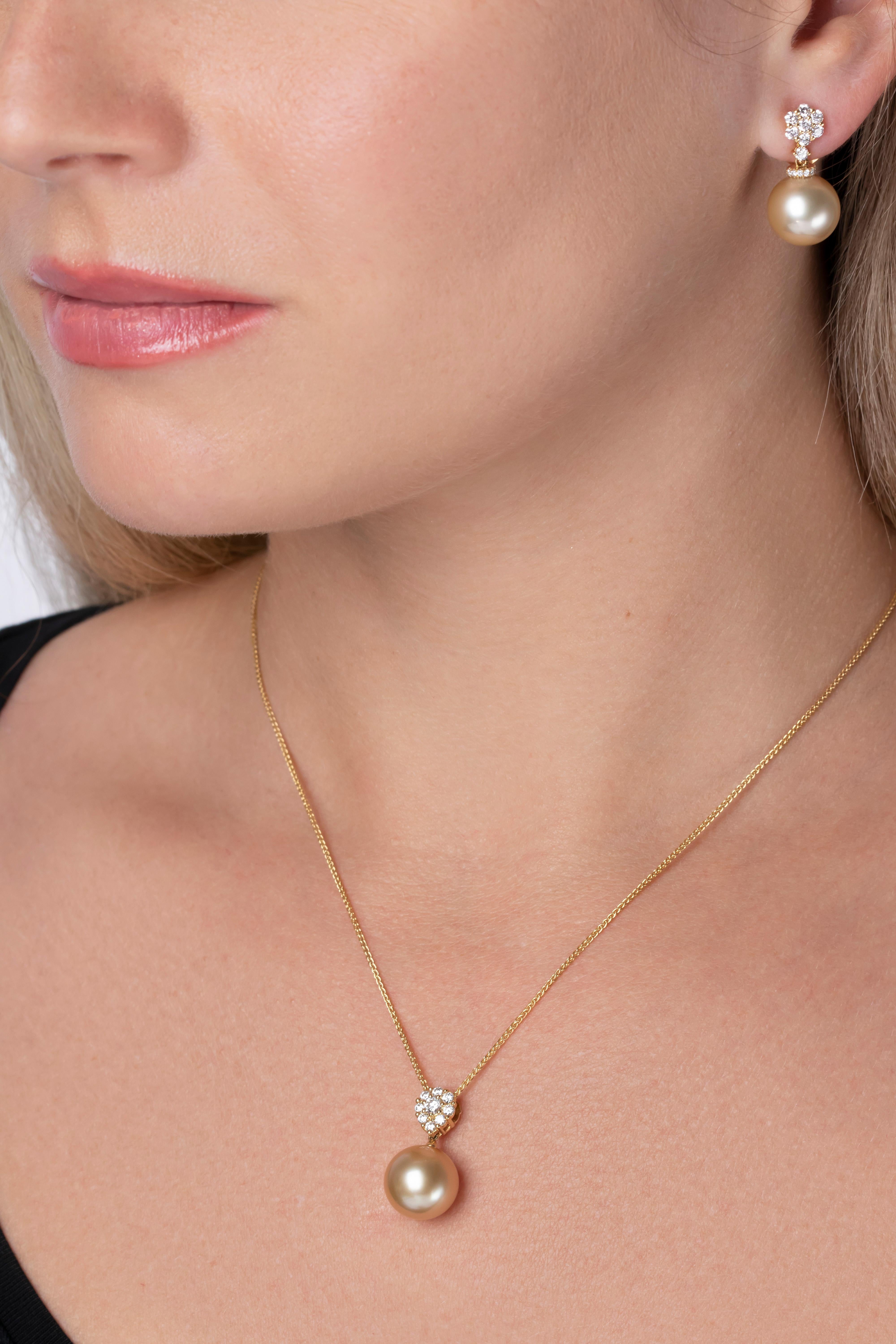 A stunning piece by Yoko London featuring a cluster of sparkling diamonds, atop a Golden South Sea pearl and diamond pendant in 18K yellow gold. Perfect for both day and evening wear, the warm tones of Golden South Sea pearls are sure to add a sense