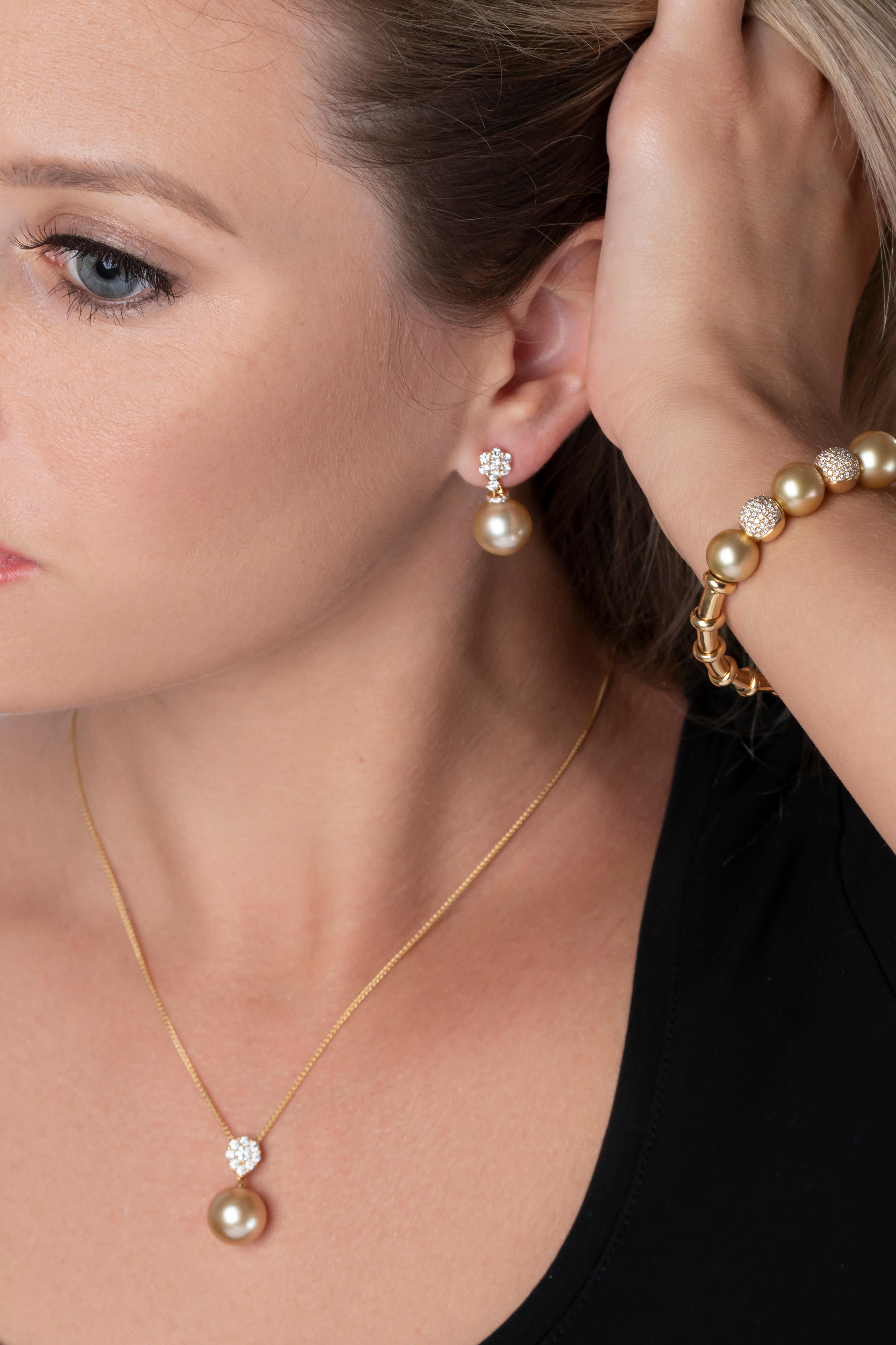 Yoko London Pendentif en or jaune 18 carats avec perles des mers du Sud dorées et diamants Pour femmes en vente