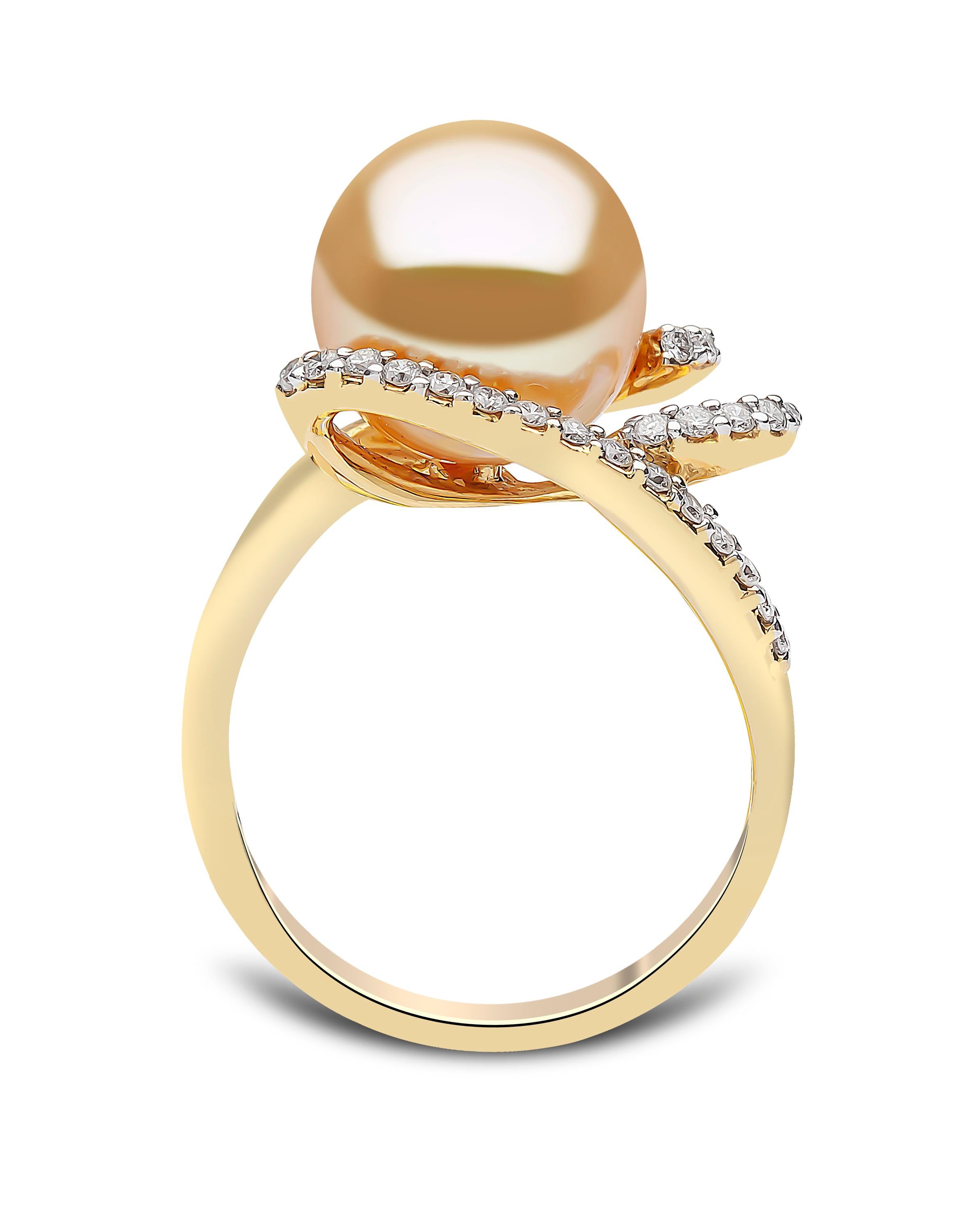 Contemporary Yoko London Golden South Sea Pearl and Diamond Ring Set in 18 Karat Yellow Gold For Sale