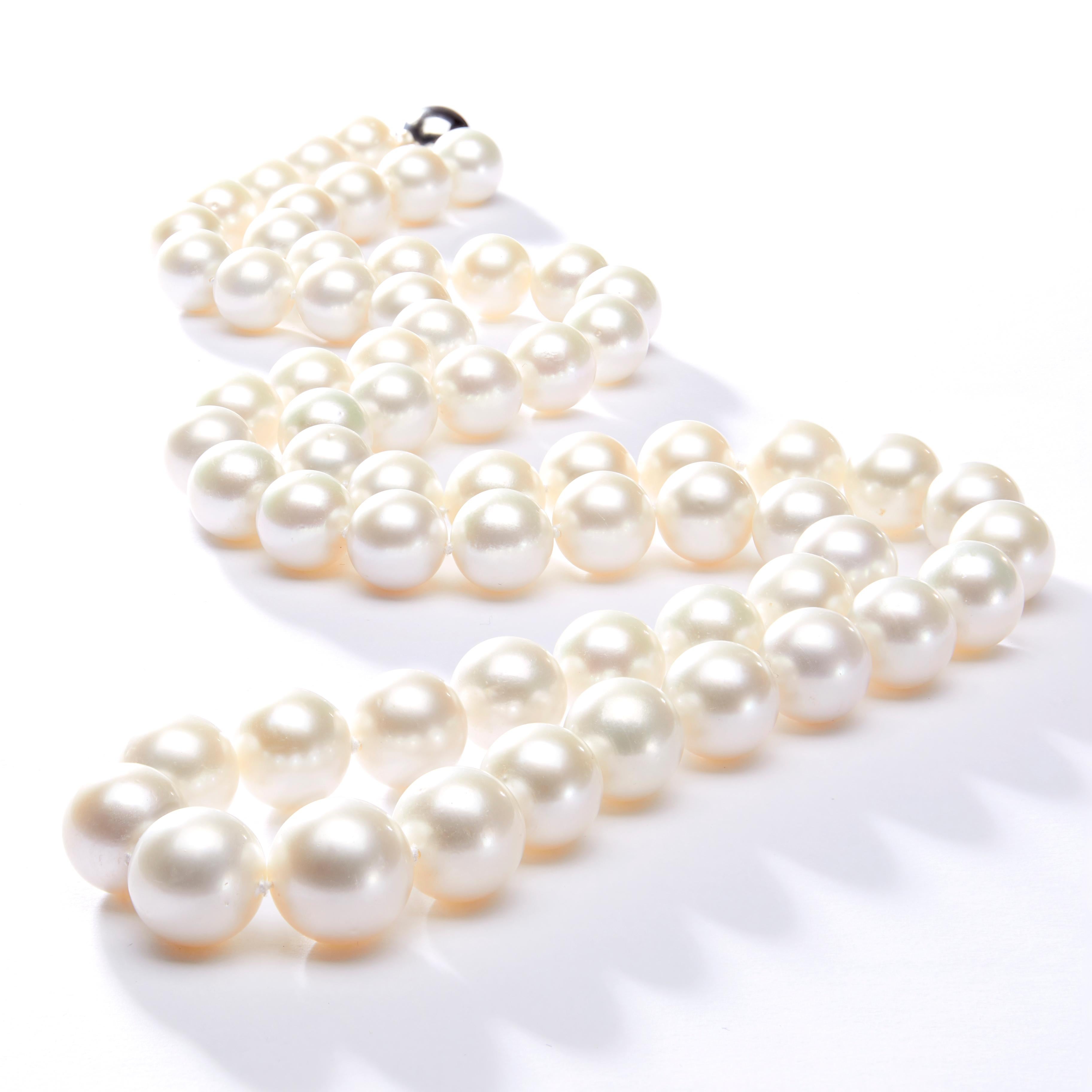 Round Cut Yoko London Large South Sea Pearl Long Necklace in 18 Karat White Gold For Sale