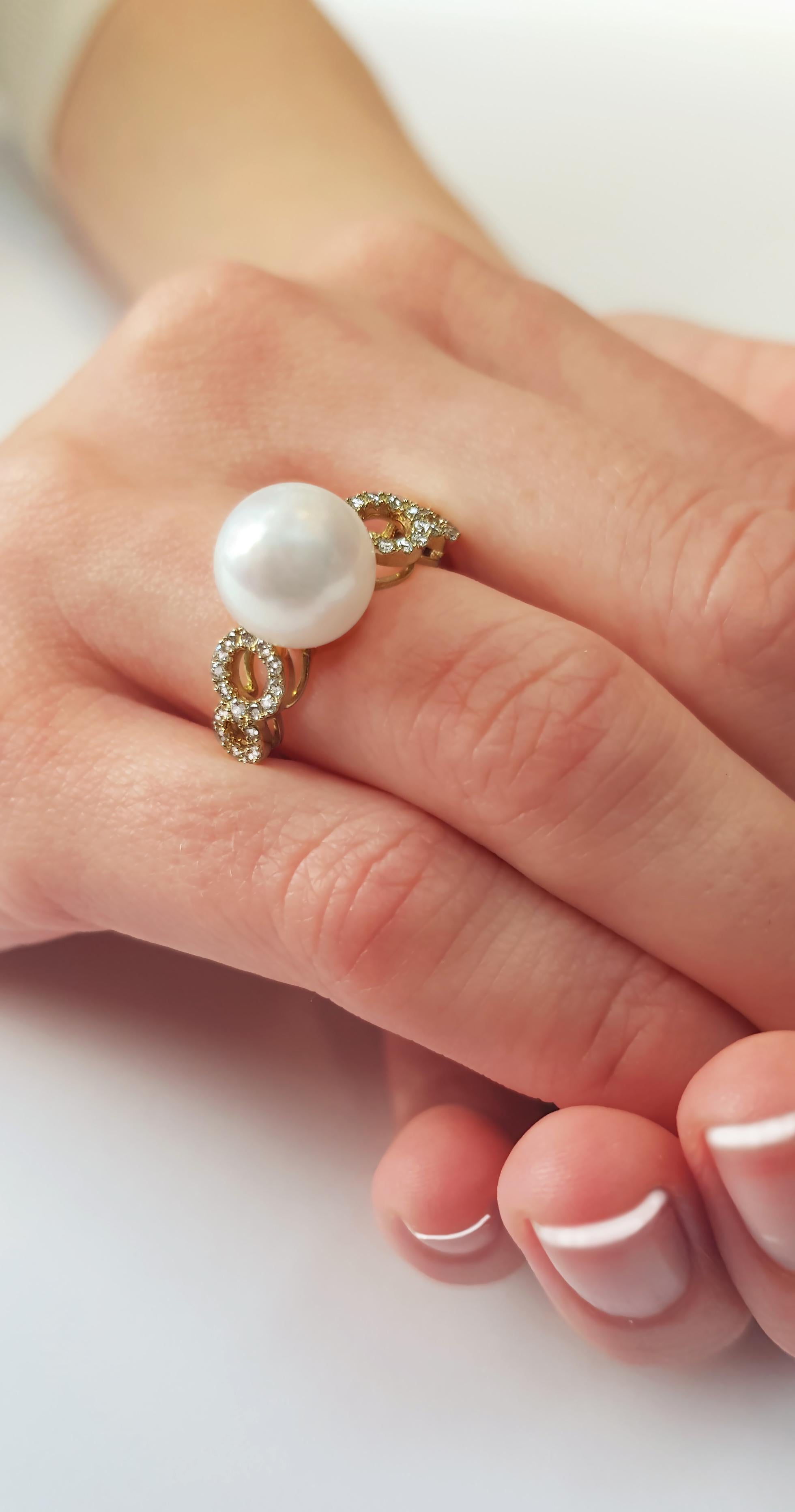 Contemporary Yoko London Pearl and Diamond Ring in 18 Karat Yellow Gold