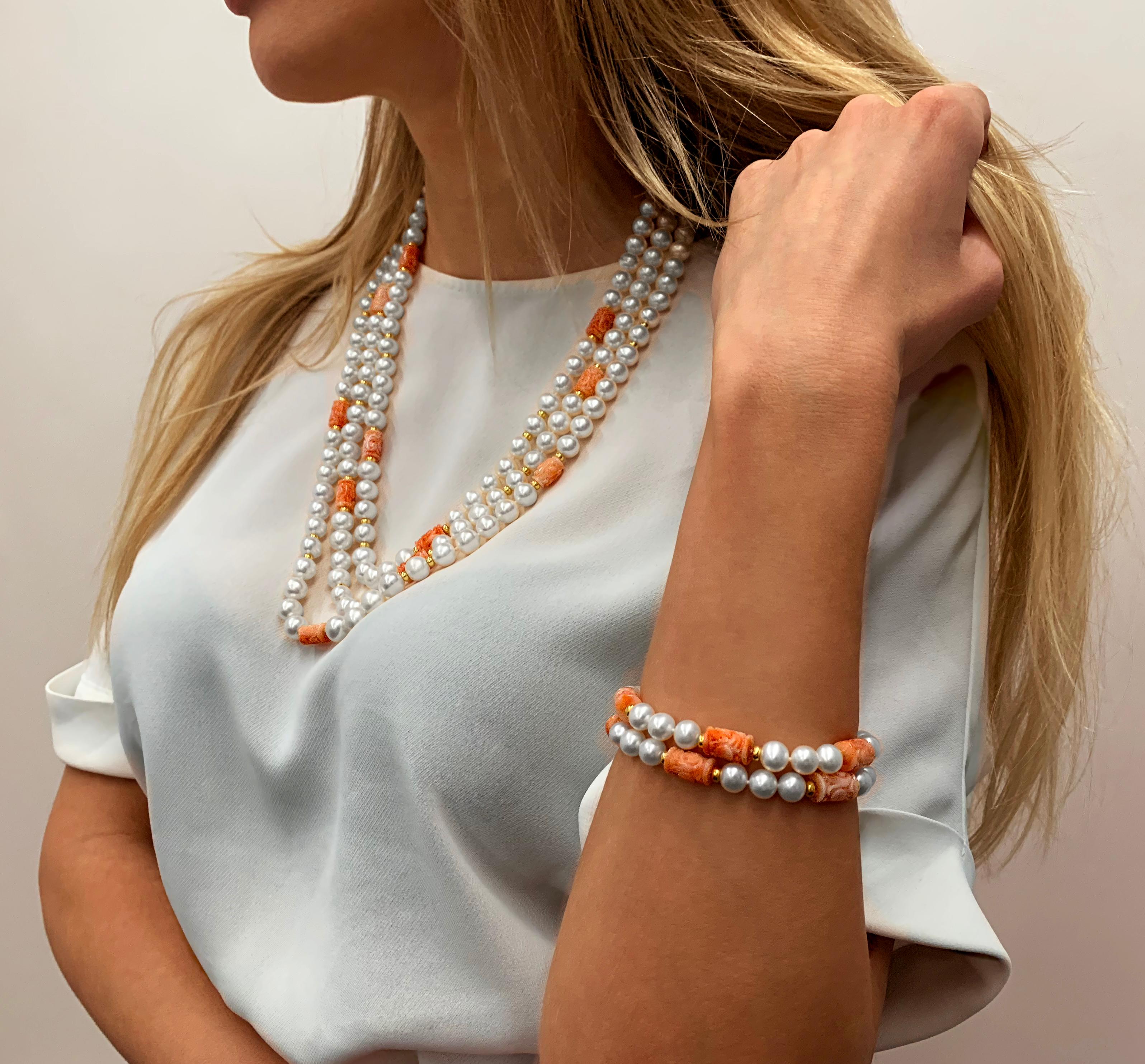 Yoko London Perlen Süßwasserperlen und Korallen Halskette aus 18 Karat Gelbgold im Angebot 1