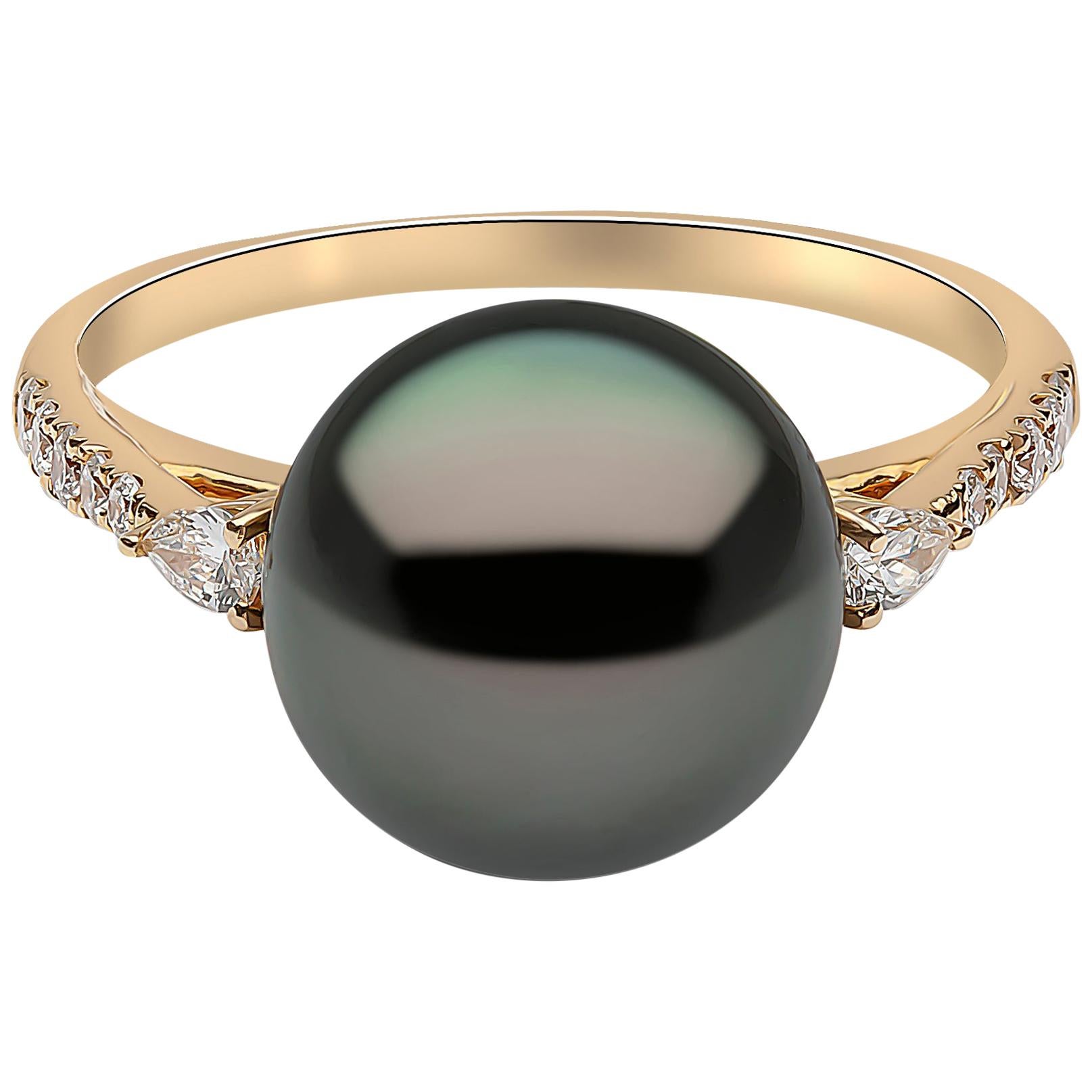 Yoko London Pearls Tahitian Pearl and Diamond Ring Set in 18 Karat Yellow Gold For Sale