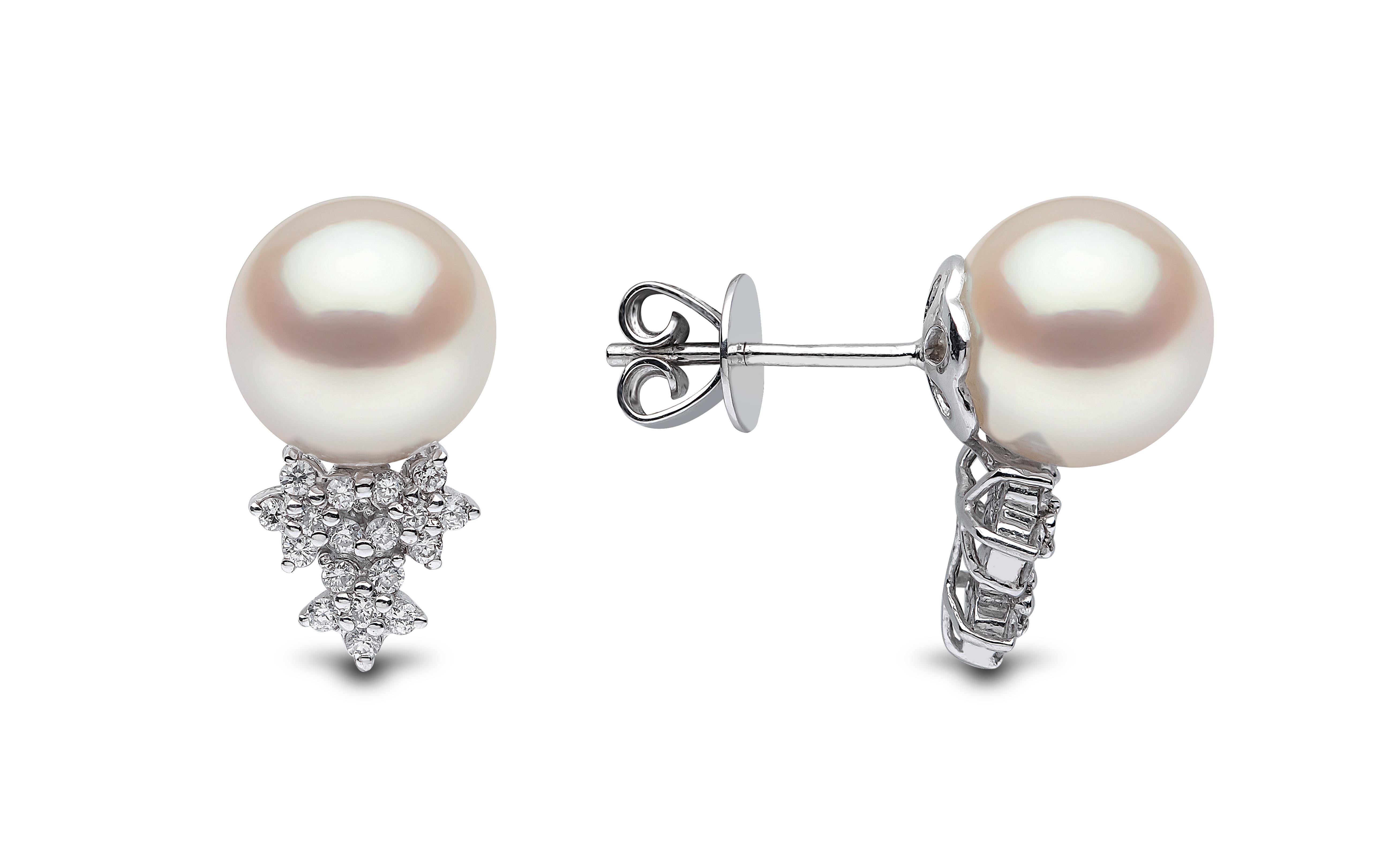 An elegant stud by Yoko London featuring South Sea Pearls accentuated by three stars of diamonds. Perfect for any occasion, these earrings are a timeless addition to any wardrobe. Matching pendant is available.
-10-10.5mm Cultured Australian South
