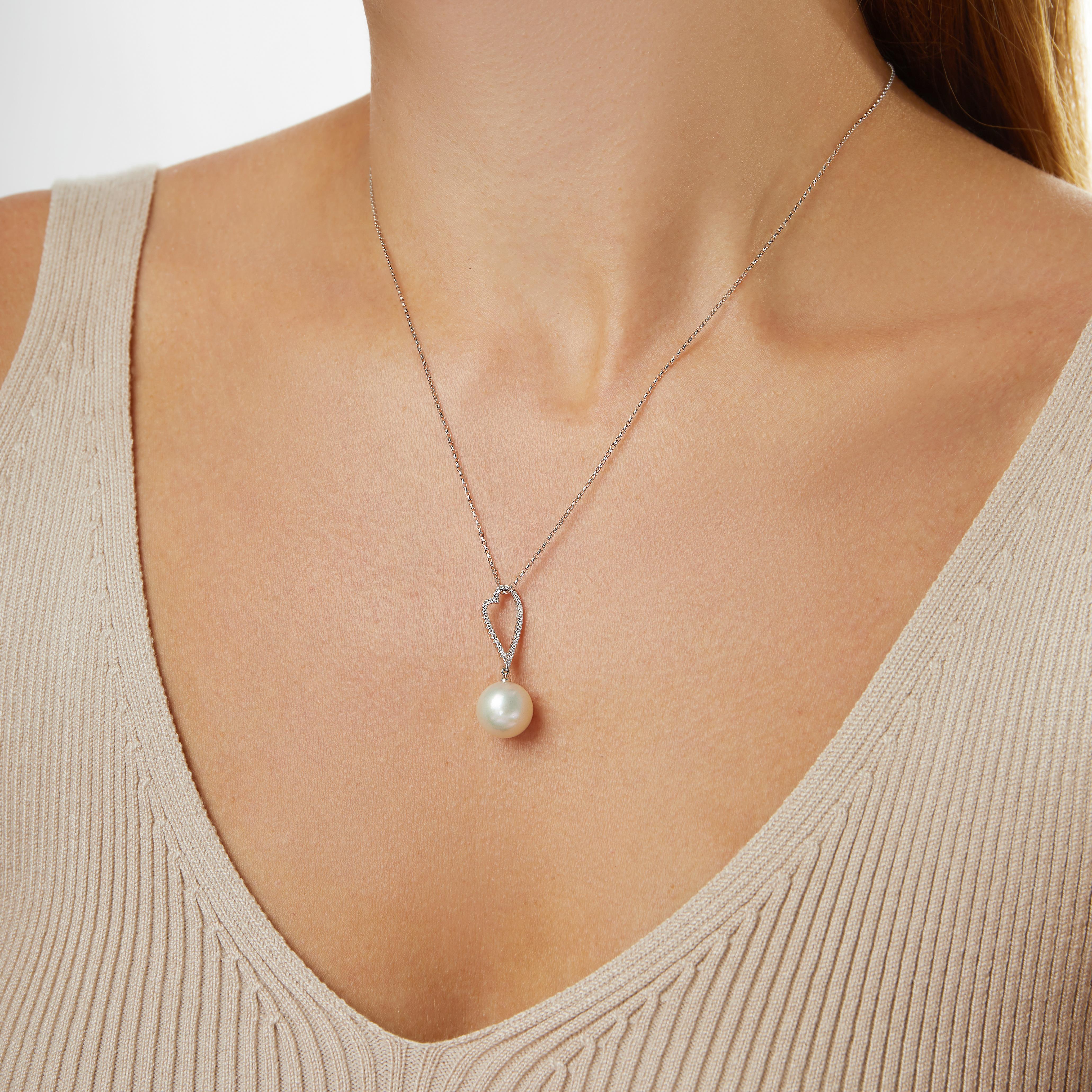 Round Cut Yoko London South Sea Pearl and Diamond Necklace in 18 Karat White Gold For Sale