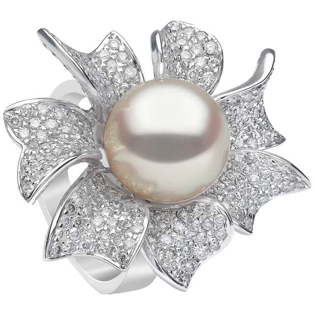 Chanel Baroque Matelasse' Pearl and Diamond 18 Karat Gold Large Ring at ...