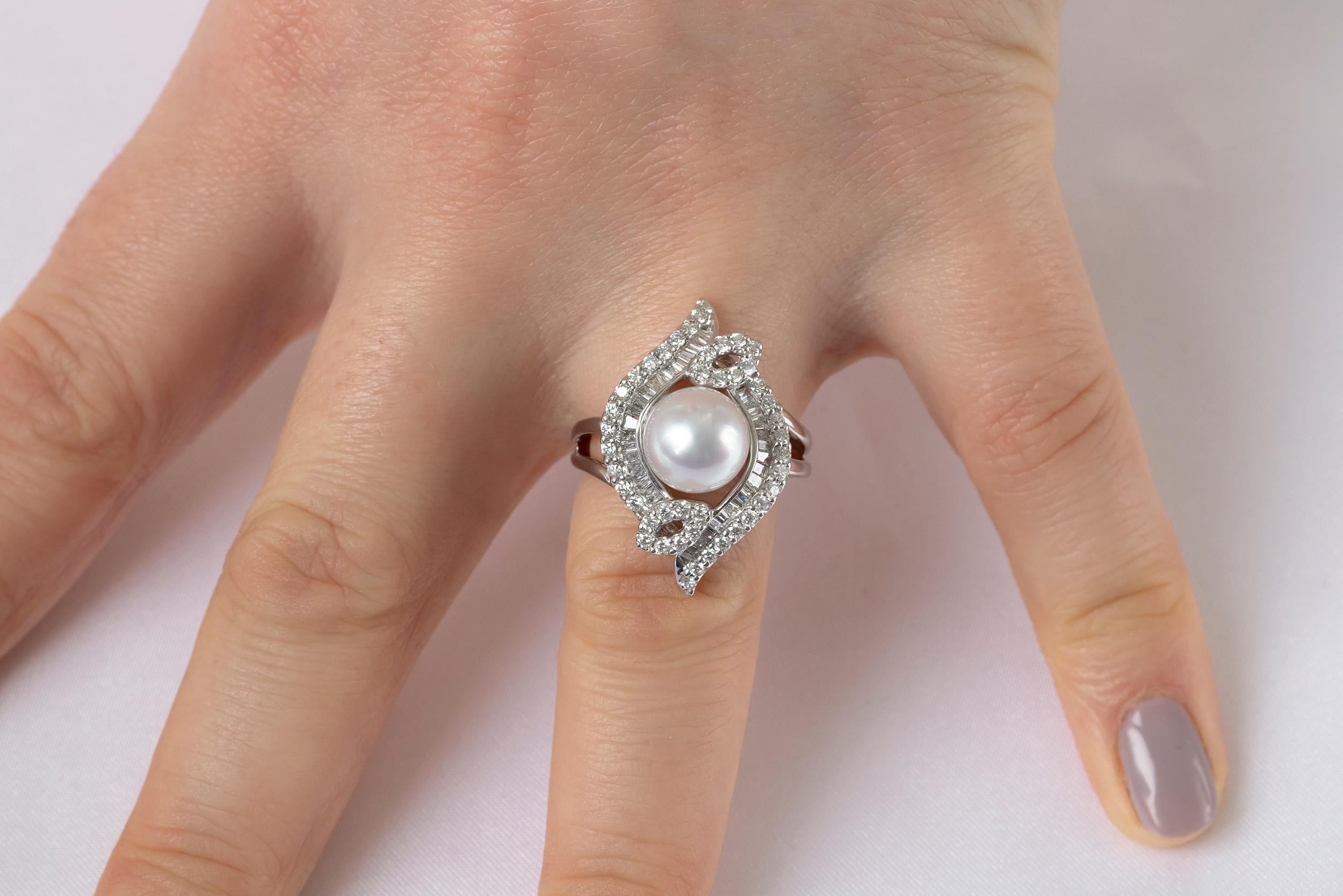 Yoko London: 18 Karat Weißgold Ring mit Südseeperlen und Diamanten (Zeitgenössisch) im Angebot
