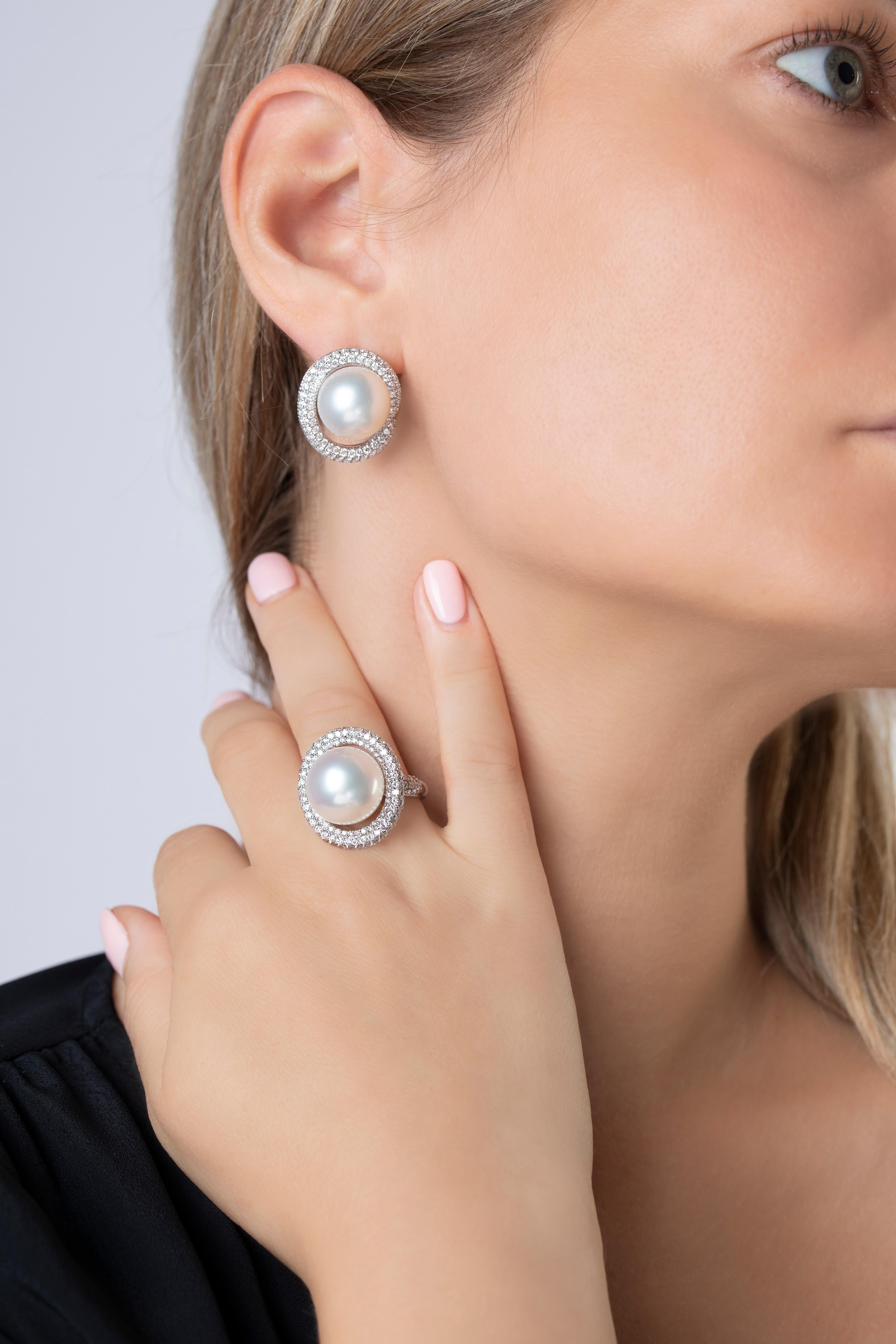 Yoko London Anillo de Diamantes y Perlas del Mar del Sur en Oro Blanco de 18 Kilates Contemporáneo en venta