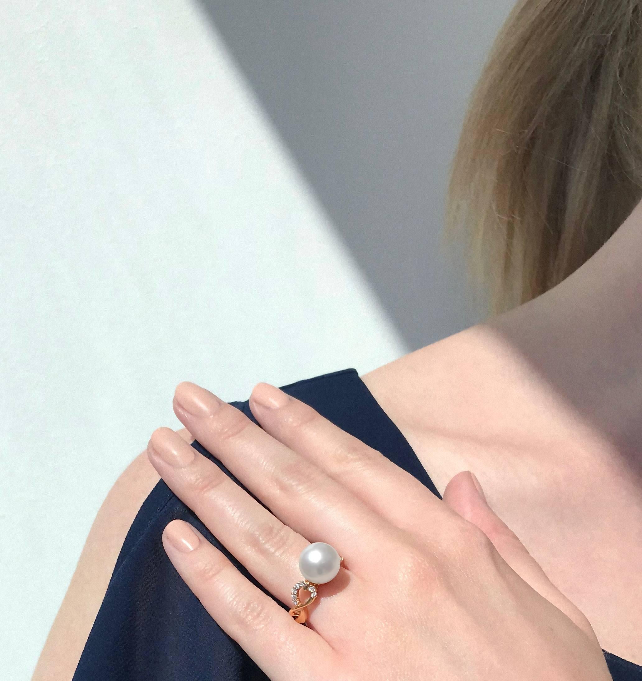 Yoko London: 18 Karat Roségold Ring mit Südseeperlen und Diamanten (Zeitgenössisch) im Angebot
