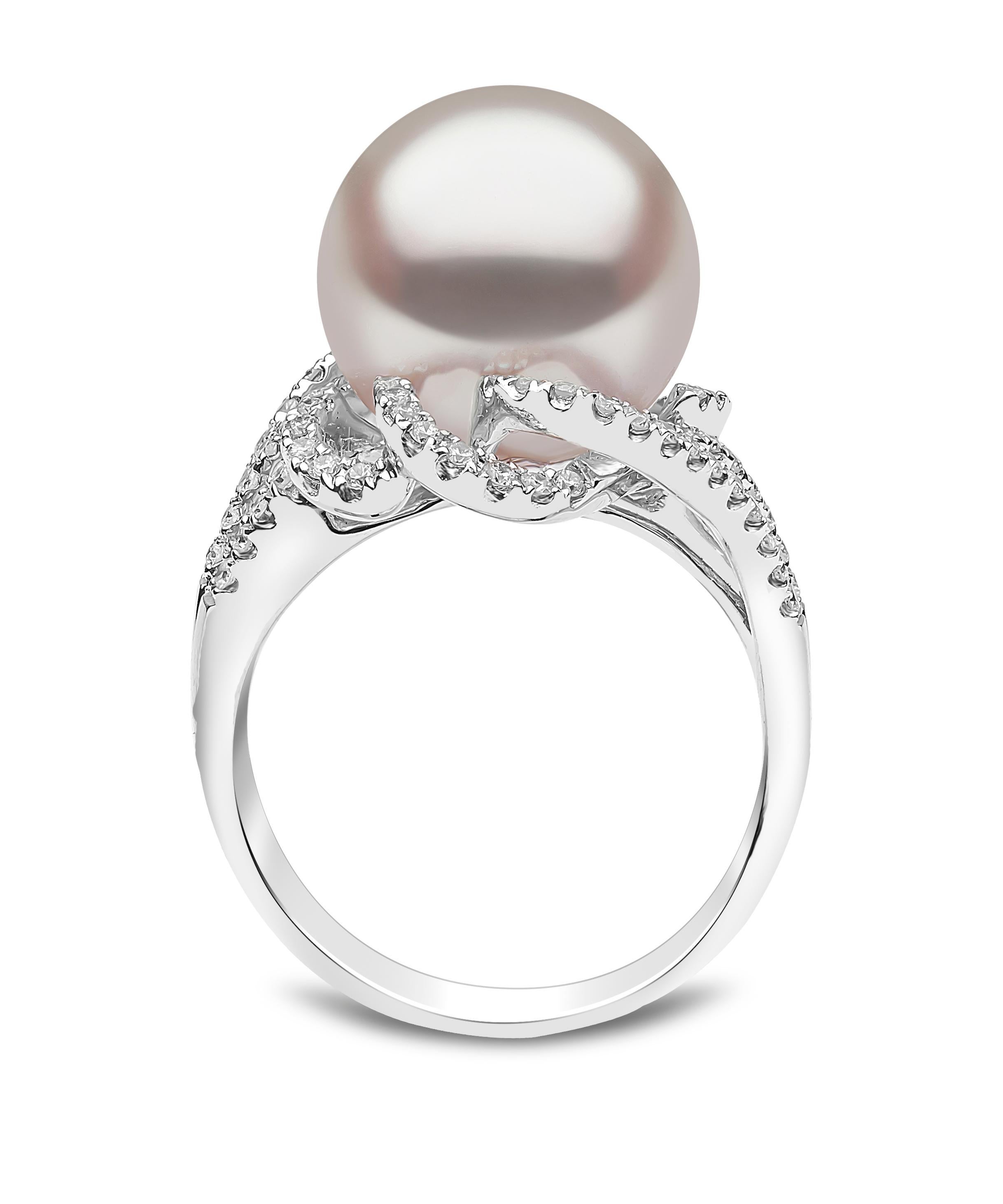 The superior lustre of the Australian South Sea pearl is perfectly enriched by the contemporary diamond surround in this Yoko London ring. This winning combination is further enhanced by the 18 Karat white gold setting which allows the pearl and