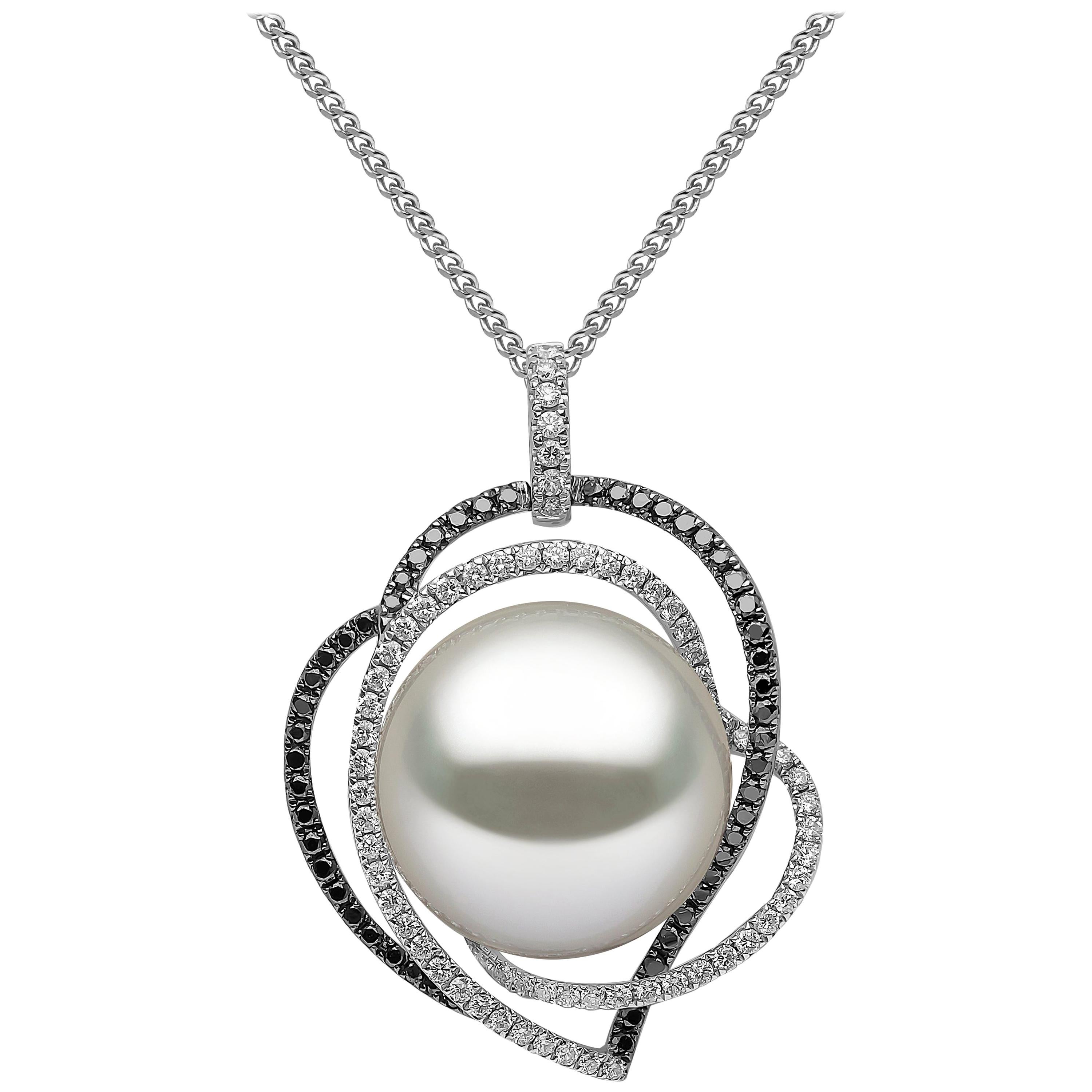 Yoko London Collar de Perlas del Mar del Sur y Diamantes Blancos y Negros en Oro de 18 Kilates en venta
