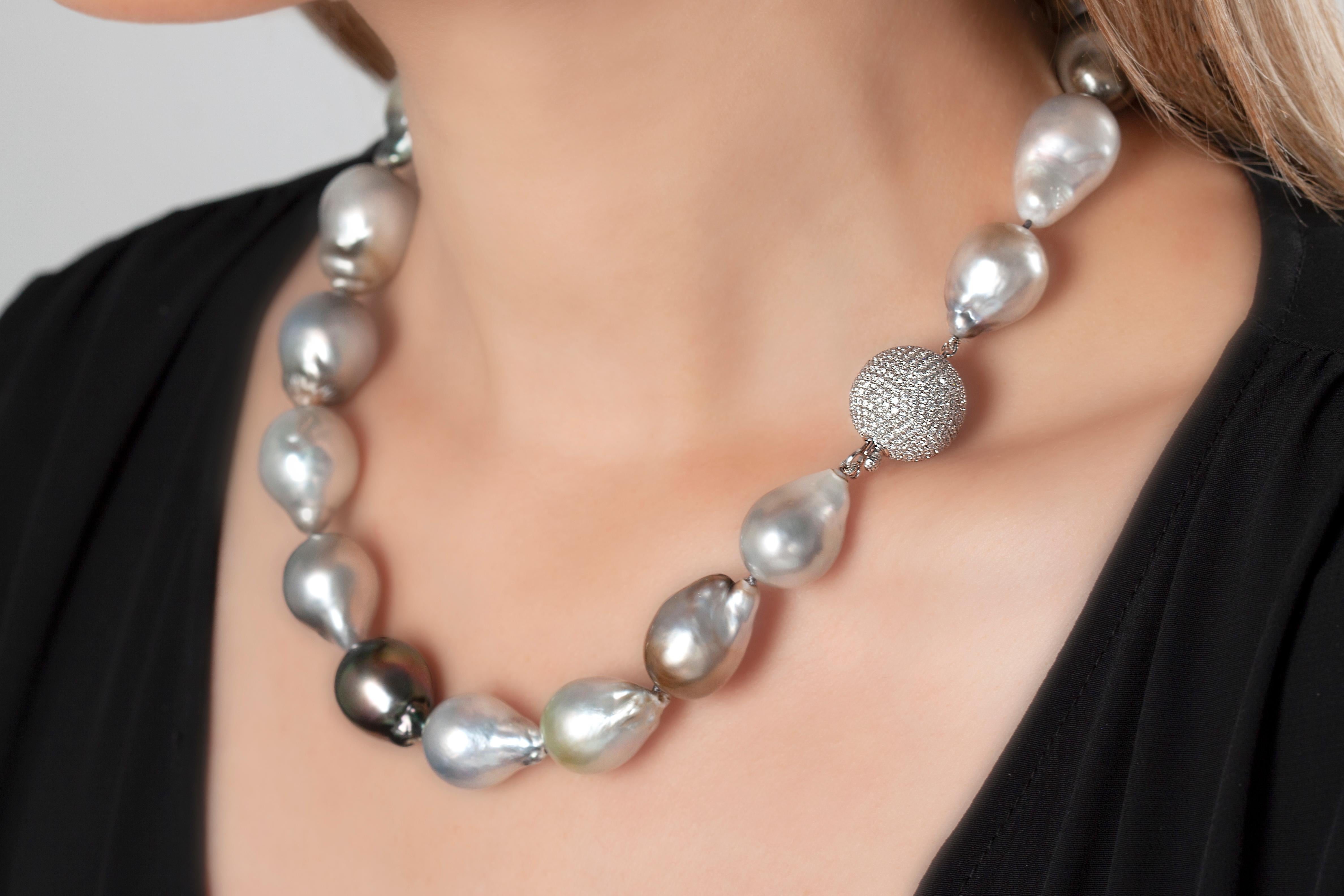 This mesmeric necklace by Yoko London features striking, natural-colour Tahitian baroque pearls in rare sizes. Each baroque pearl is completely unique and this design perfectly highlights their individual allure and mystique. The bold and striking