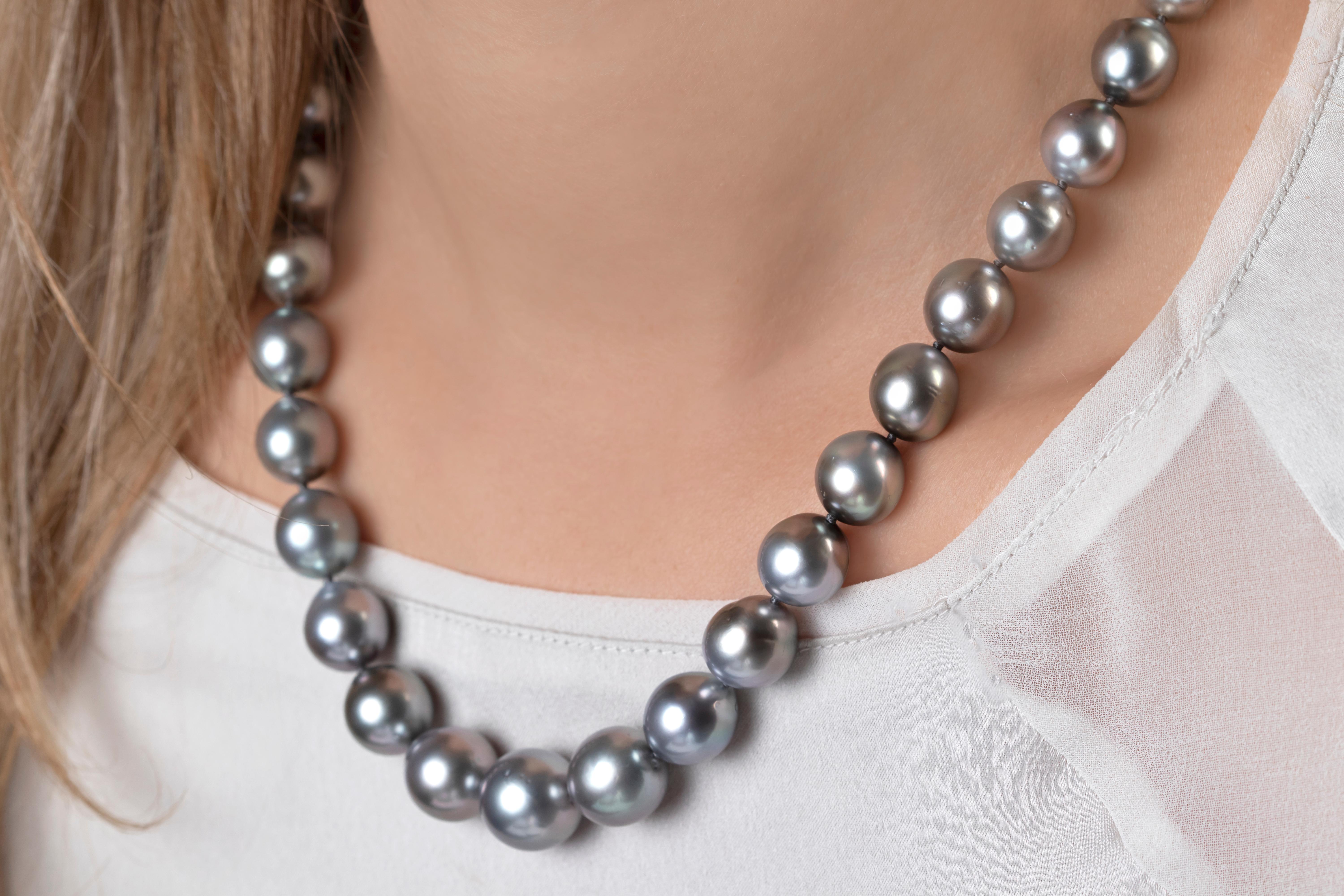 grey tahitian pearls
