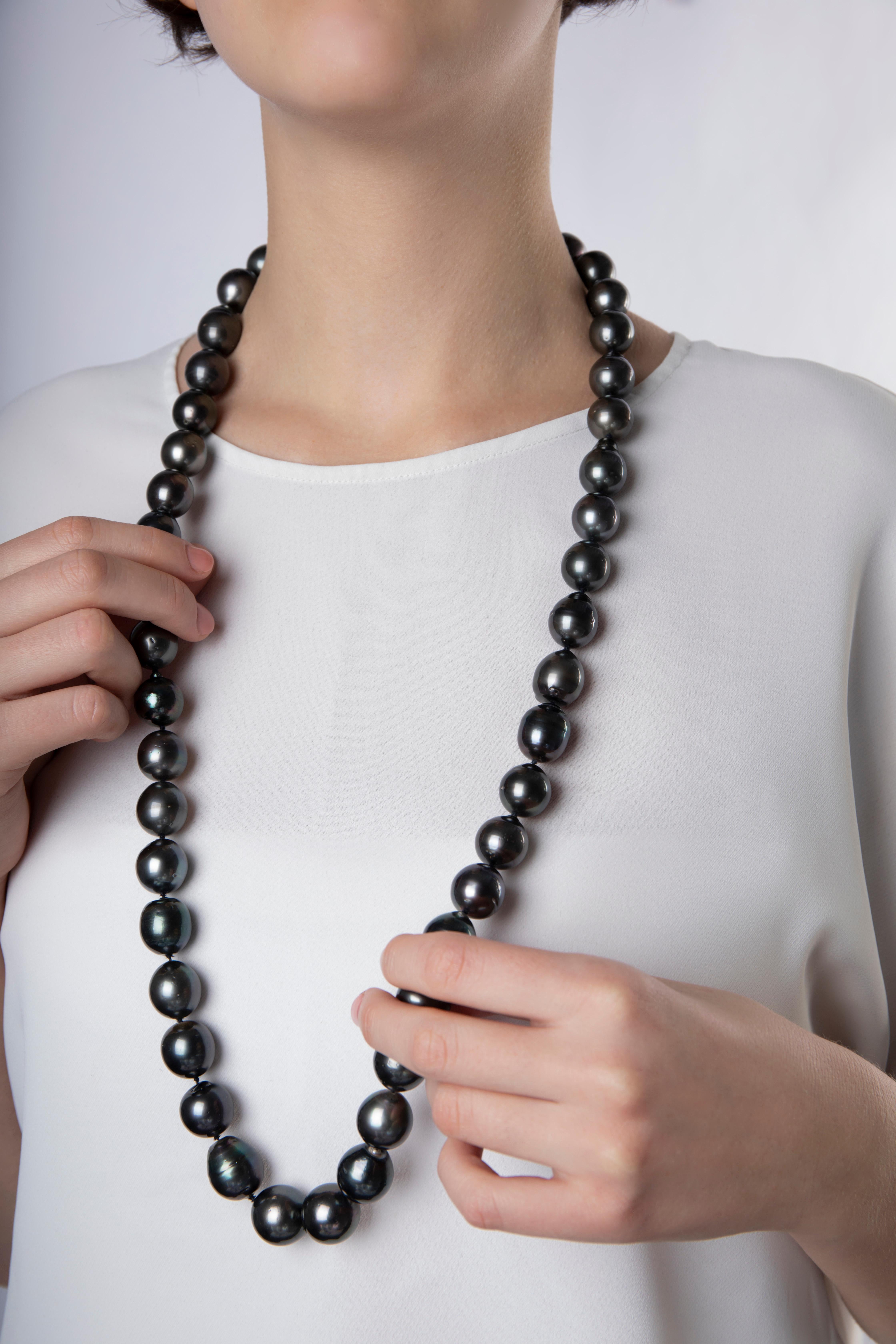 Comprised of timeless, jewellery box staples, our Classic collection is designed to last through the generations. Featuring baroque-shaped Tahitian pearls in deep grey-black tones, secured to an 18ct gold clasp, this long necklace is both
