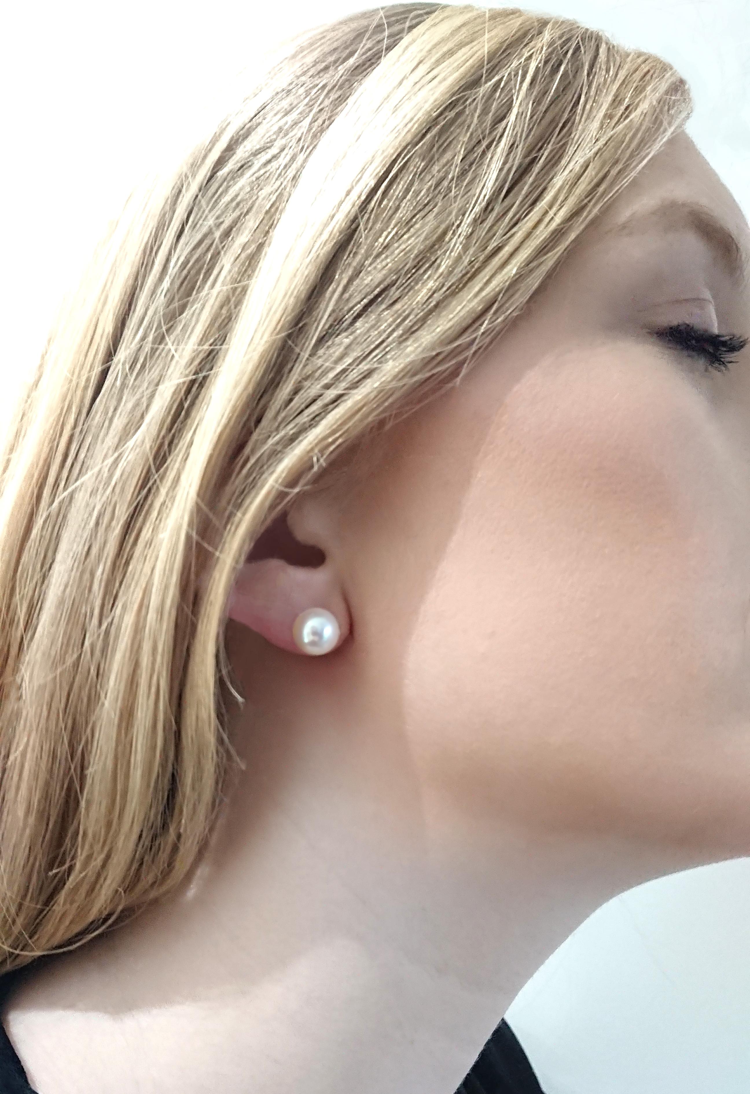 Contemporary Yoko London White Freshwater Pearl Stud Earrings 9.5mm, 18K White Gold 