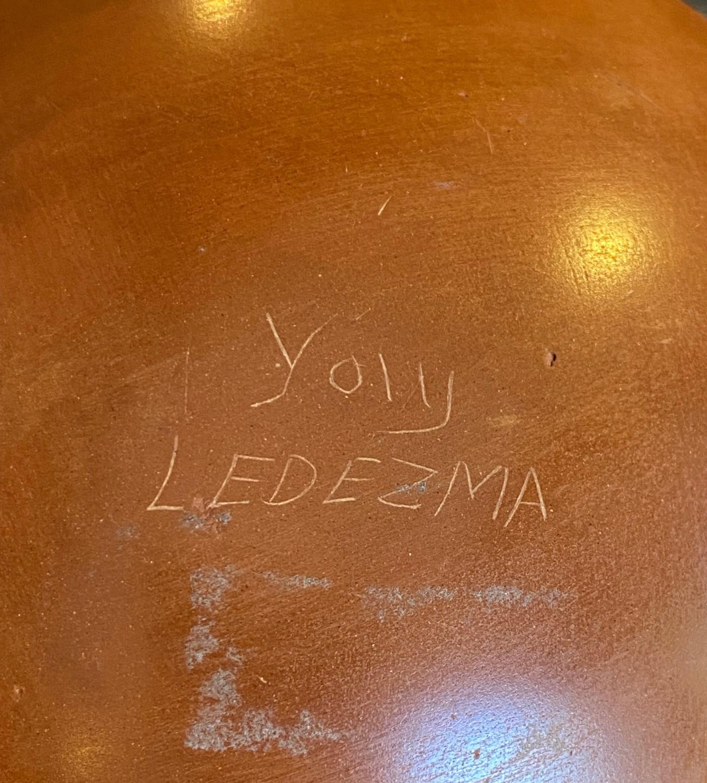 Yoly Ledezma Signed Native American Pueblo Mata Ortiz Casas Grandes Pottery Vase For Sale 12