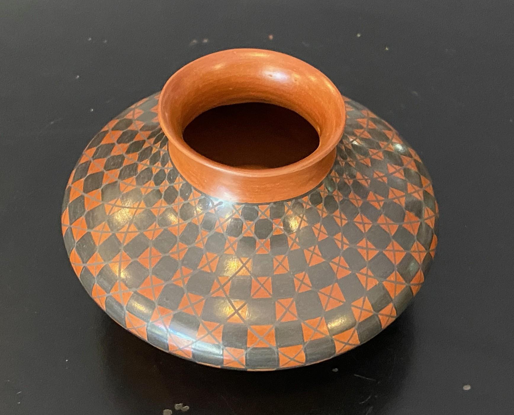 20th Century Yoly Ledezma Signed Native American Pueblo Mata Ortiz Casas Grandes Pottery Vase For Sale