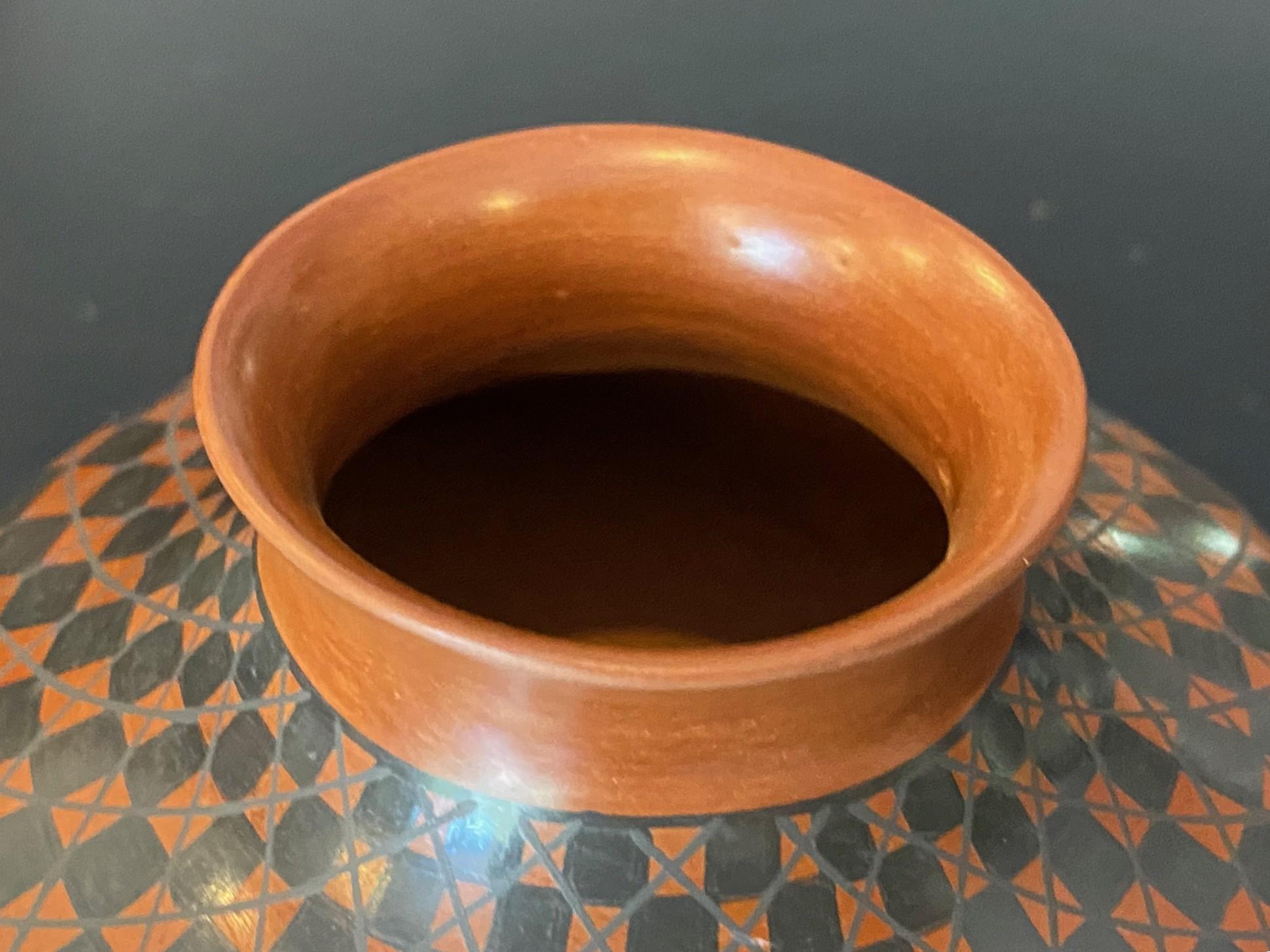 Yoly Ledezma Signed Native American Pueblo Mata Ortiz Casas Grandes Pottery Vase For Sale 1