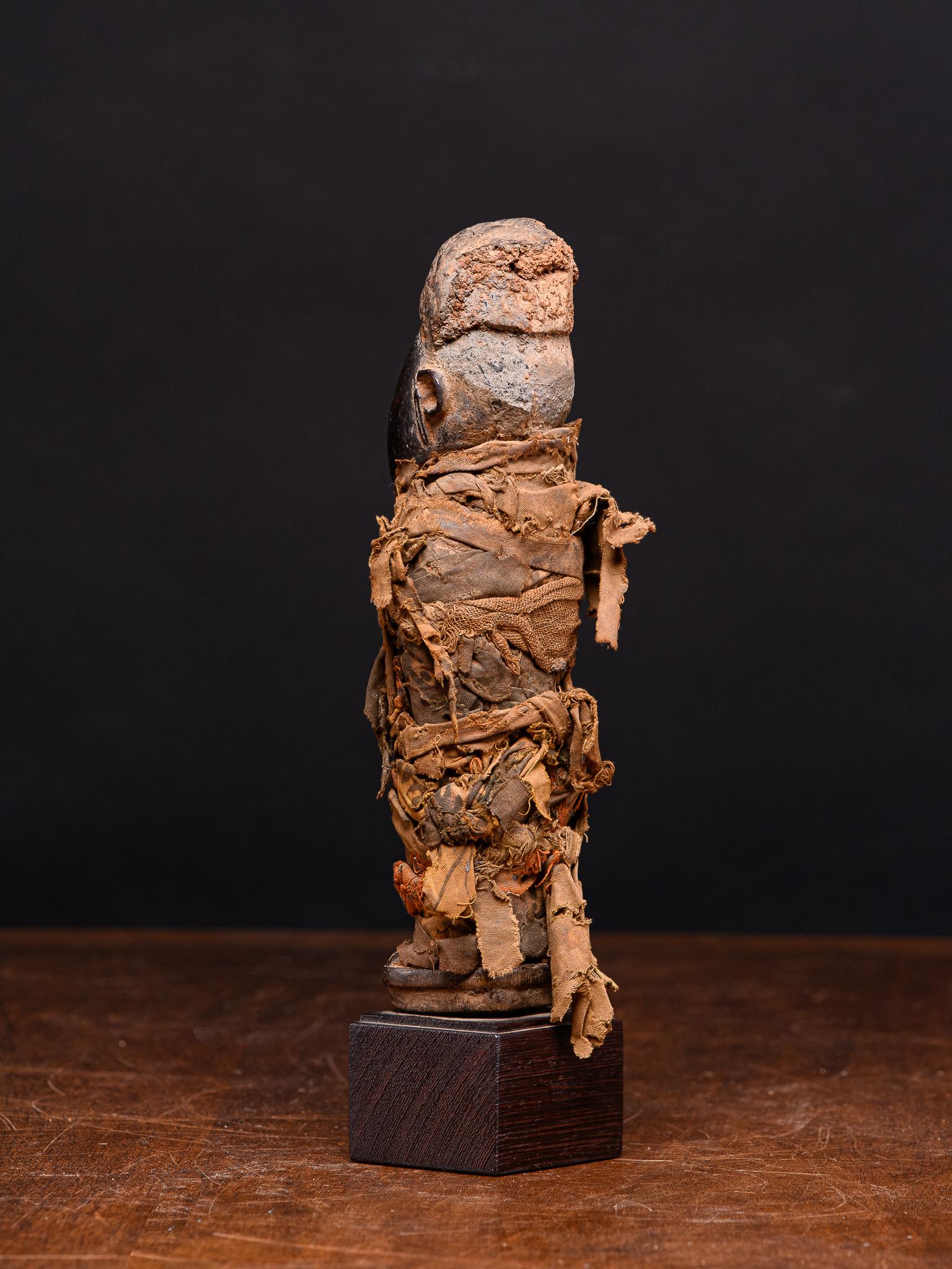 XX secolo Yombe Power Figure Completely Covered with Original Fabrics, Yombe People, DRC. in vendita