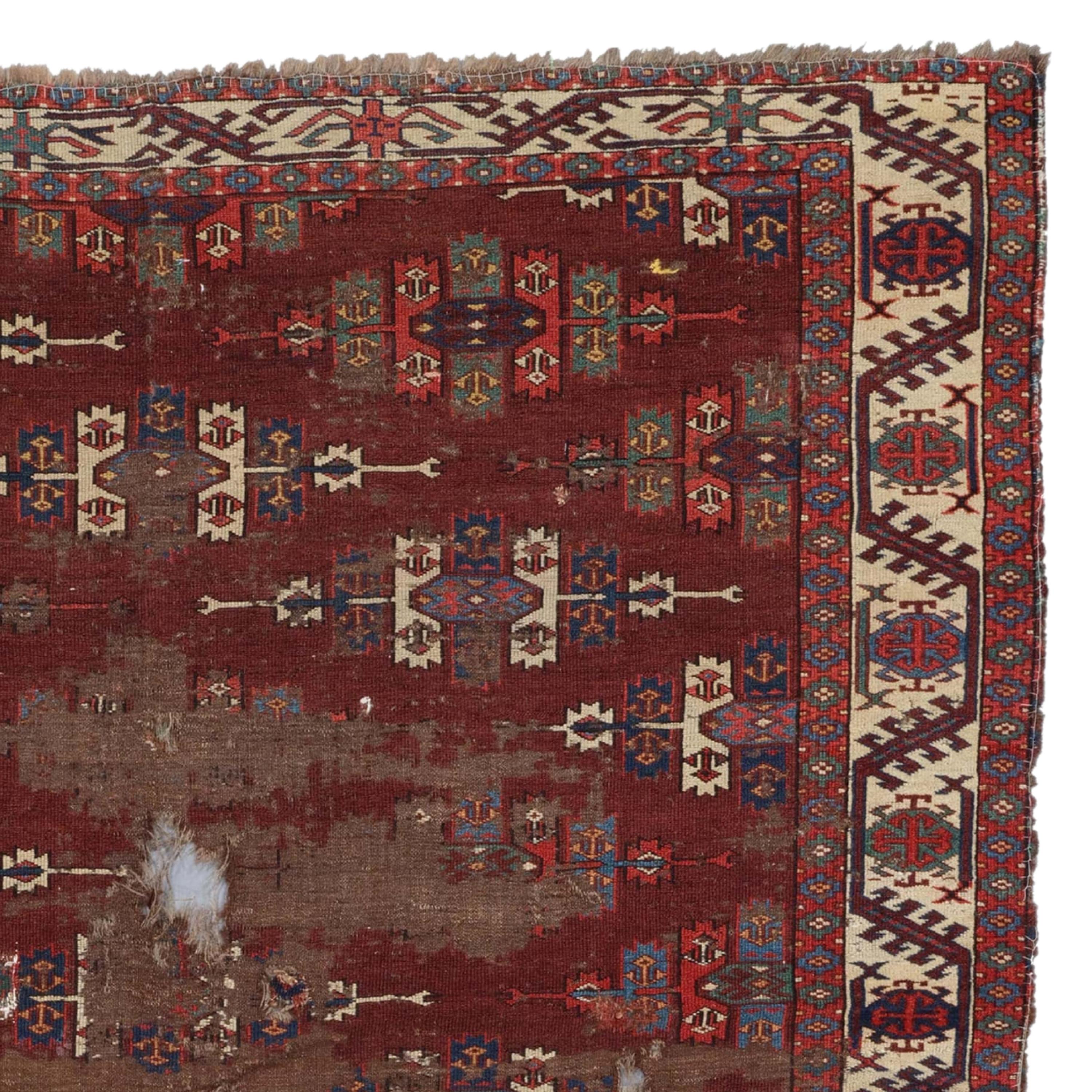 Yomud Dyrnak Gul Main Carpet - Antique Carpet In Fair Condition For Sale In Sultanahmet, 34