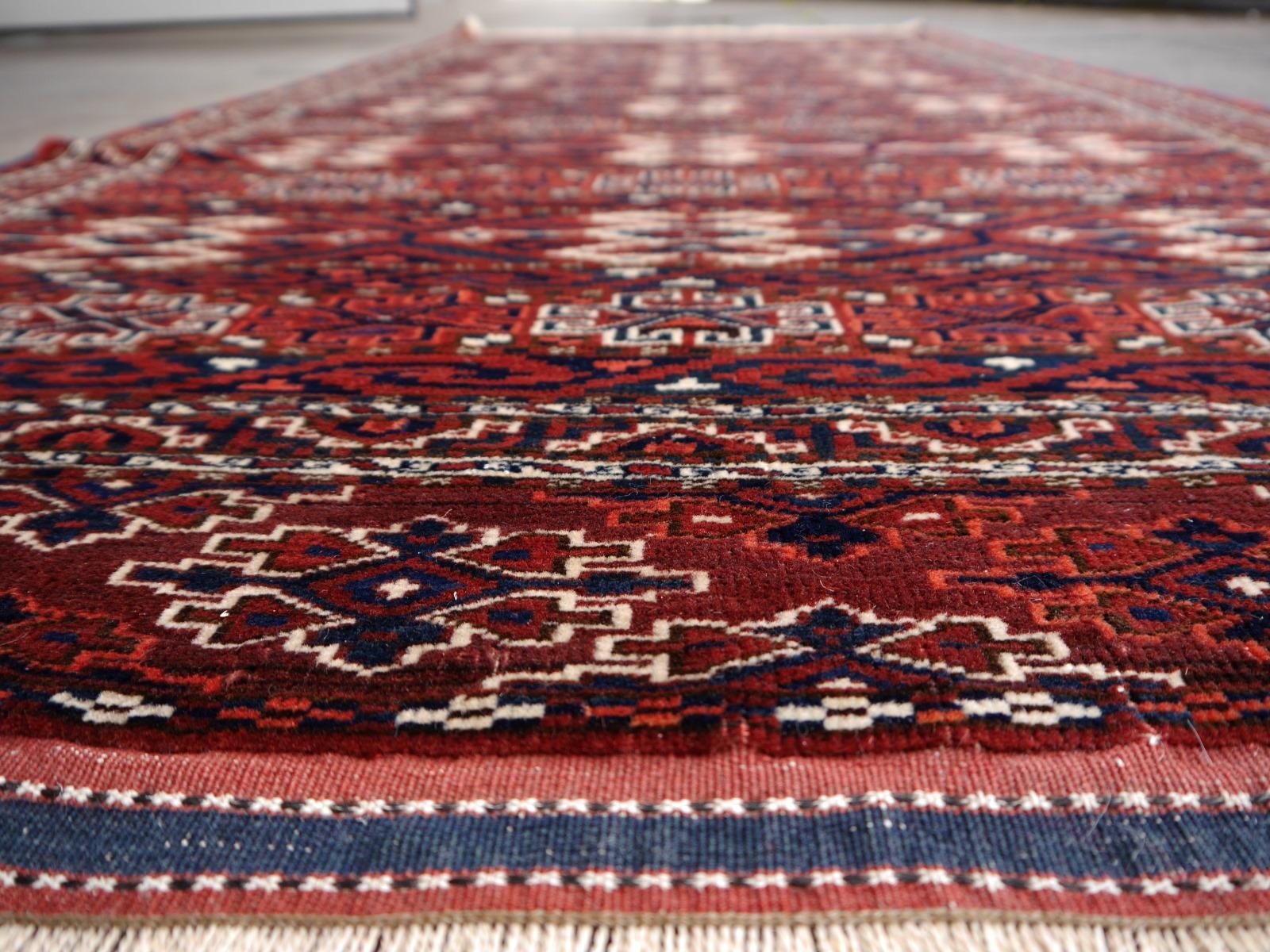 Yomud Tribeal Turkmen Turkoman Antique Rug with Ram Motive Hand Knotted Carpet For Sale 8