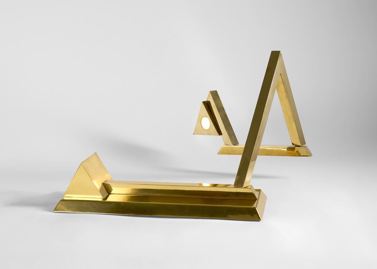 Yonel Lebovici, Pyramide pantographe, Brass Table Lamp, France, c. 1978 In Good Condition For Sale In New York, NY