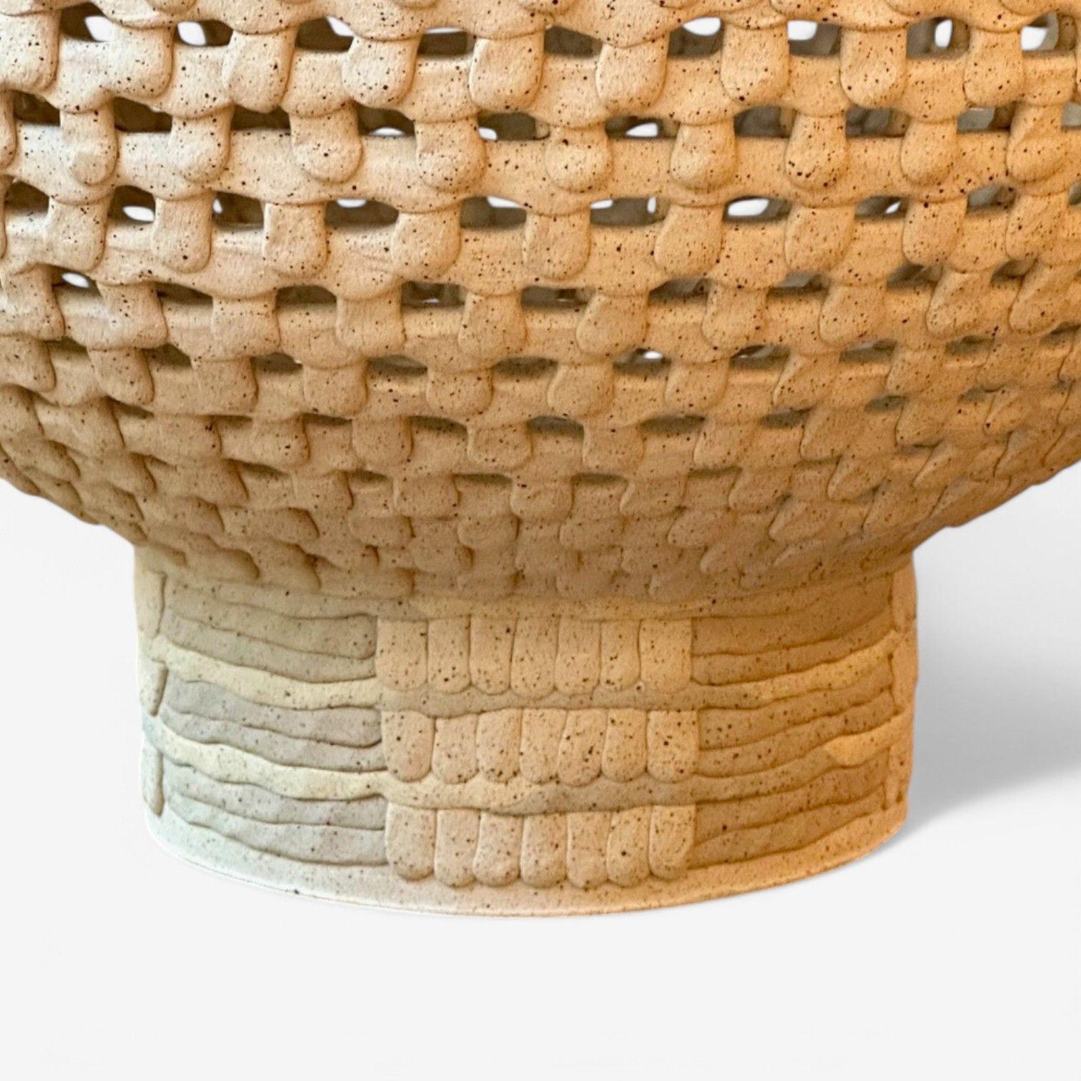 XXI secolo e contemporaneo Yoonjee Kwak, Vaso di ceramica moderno e contemporaneo, Moon Jar, Corea del Sud, 21° C. in vendita