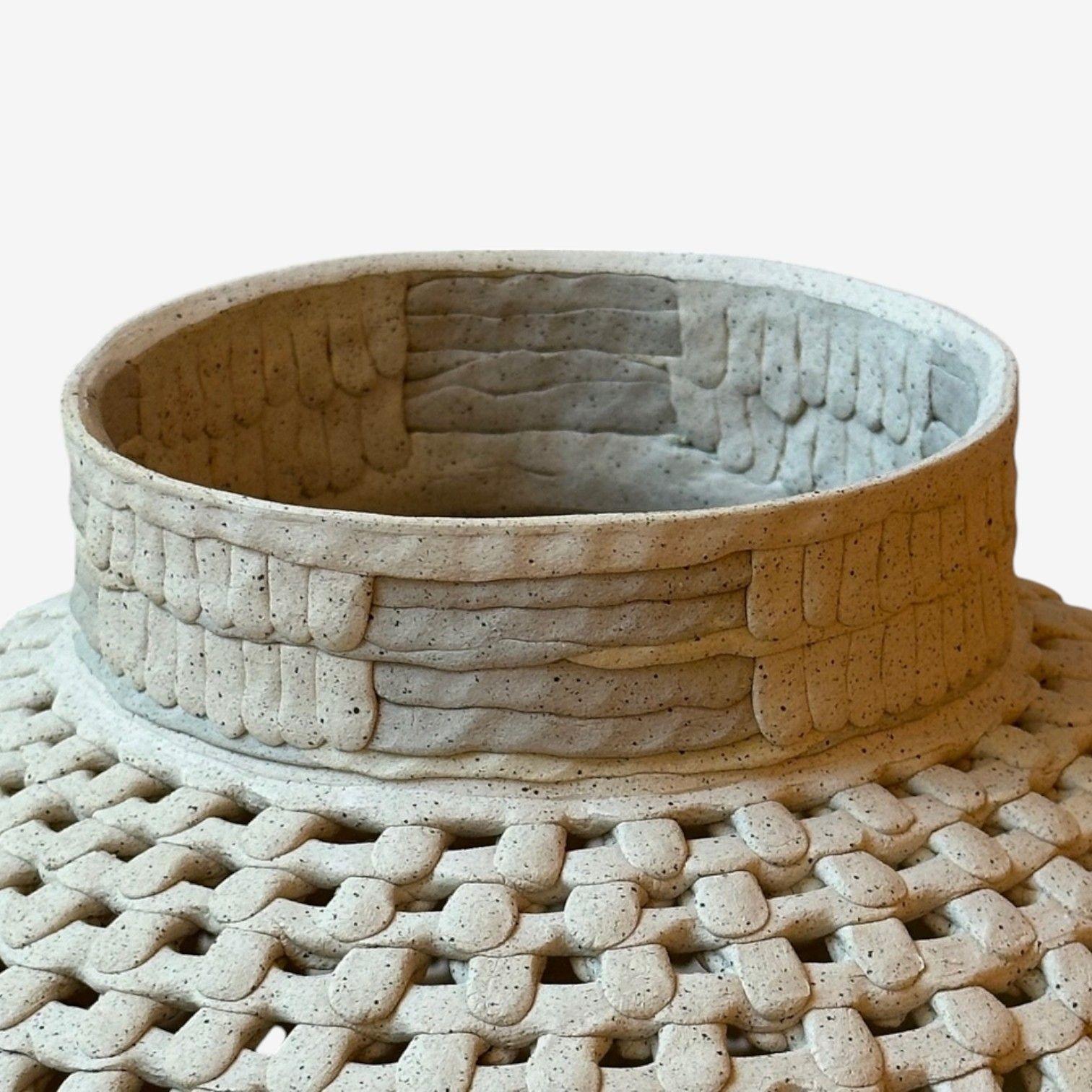 Grès porcellanato Yoonjee Kwak, Vaso di ceramica moderno e contemporaneo, Moon Jar, Corea del Sud, 21° C. in vendita