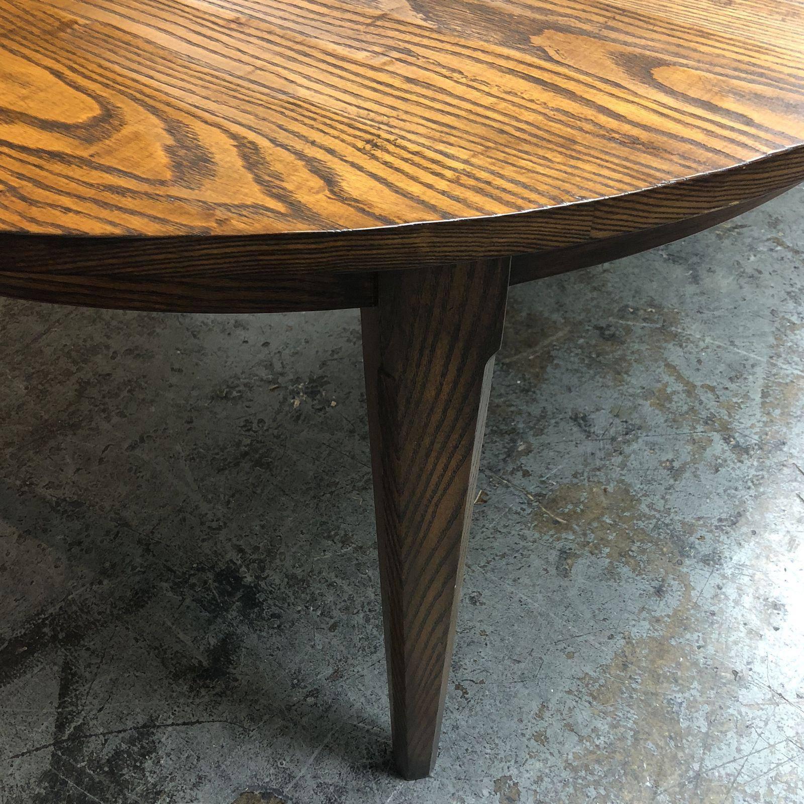 Yorkshire House Vermont Oak Dining Table and Four Leaves In Good Condition In San Francisco, CA