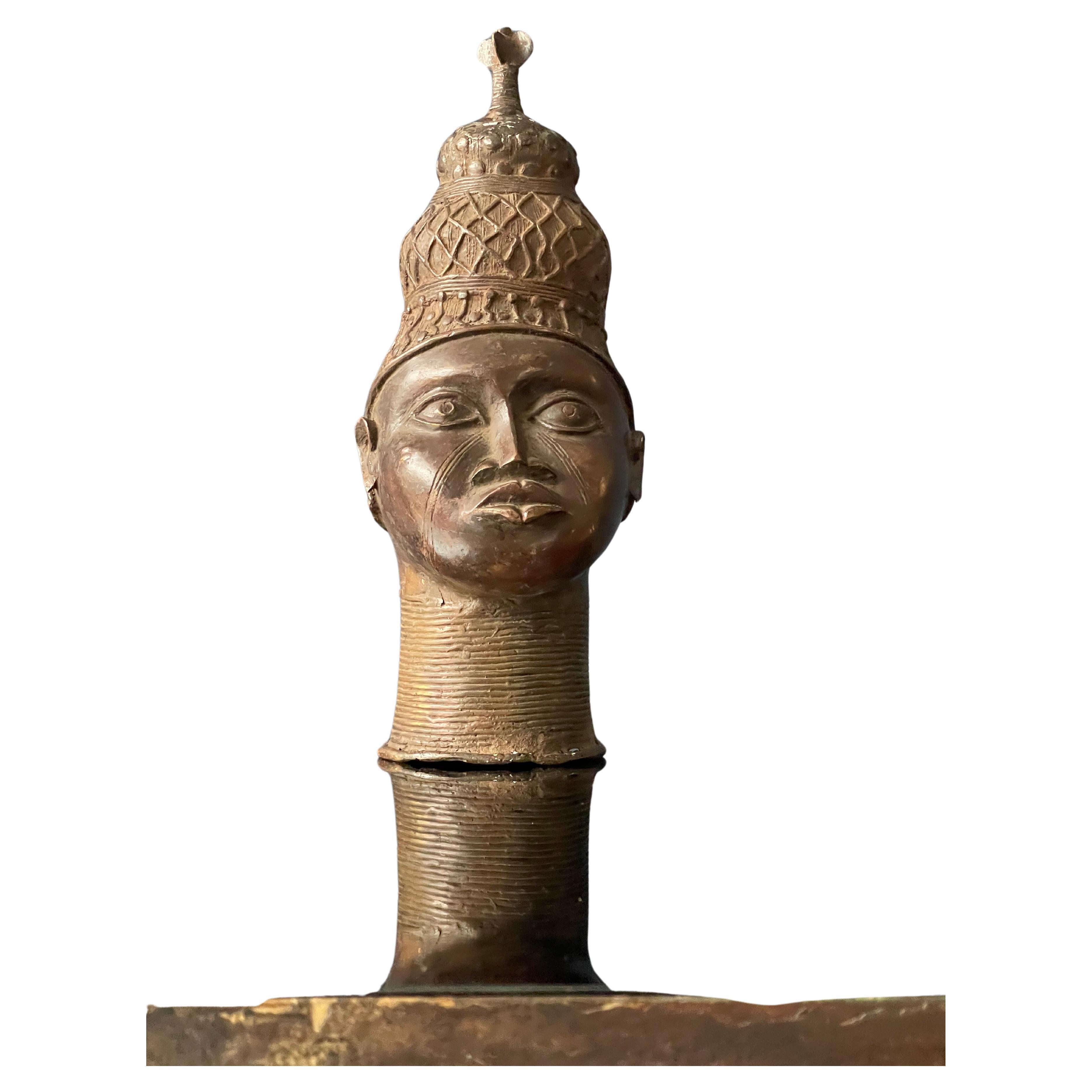 Tête, , sculpture en bronze de l'artiste Yoruba en vente