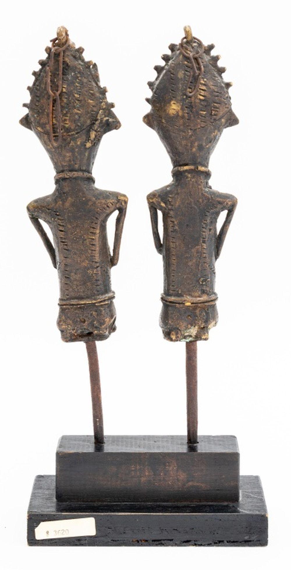 Bastones Yoruba Edan Ogboni Figurados de Latón, 2 Pares Nigeriano en venta