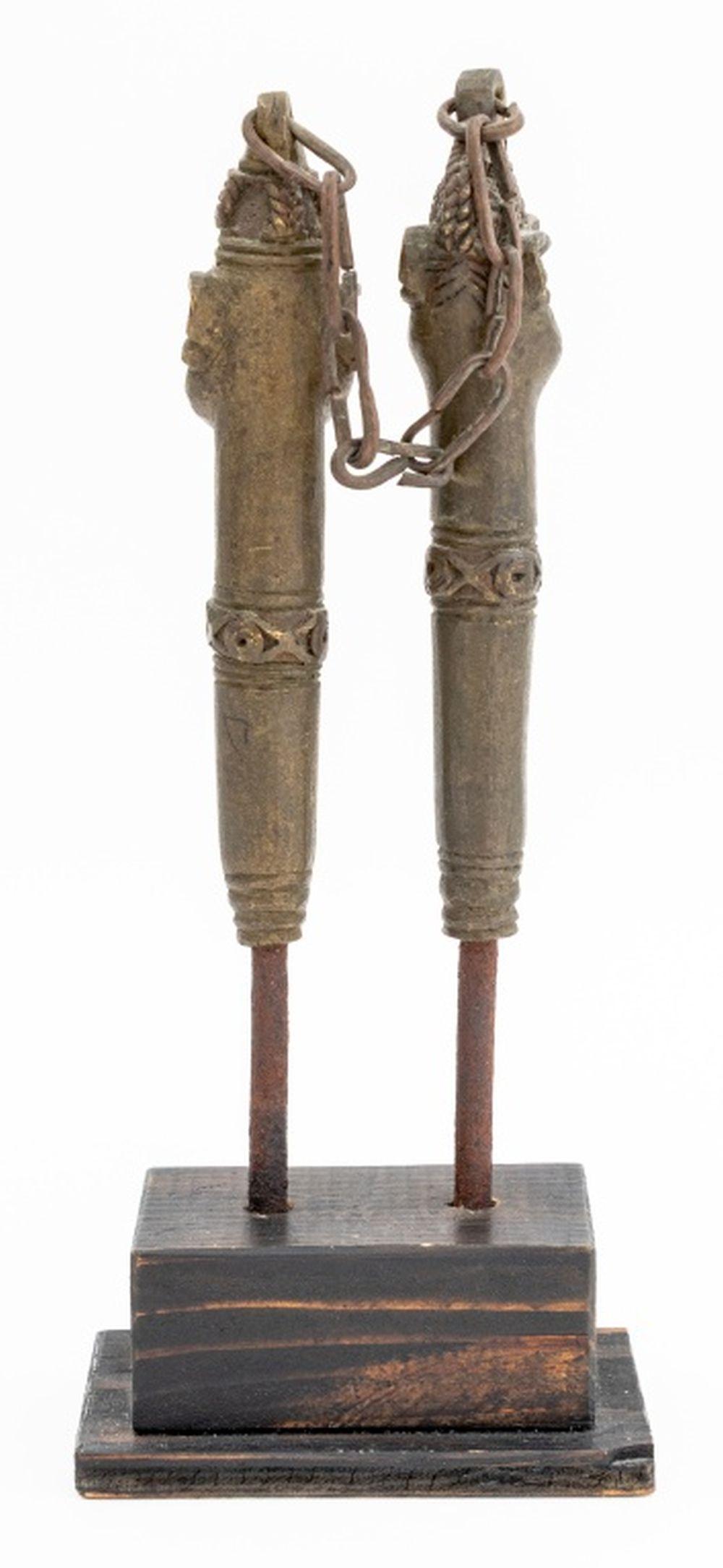 Bastones Yoruba Edan Ogboni Figurados de Latón, 2 Pares en venta 2