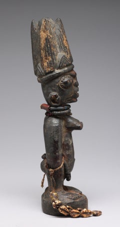 Figura Femenina Yoruba, una Ibeji o Figura Gemela, Nigeria, África, Incrustaciones Negras
