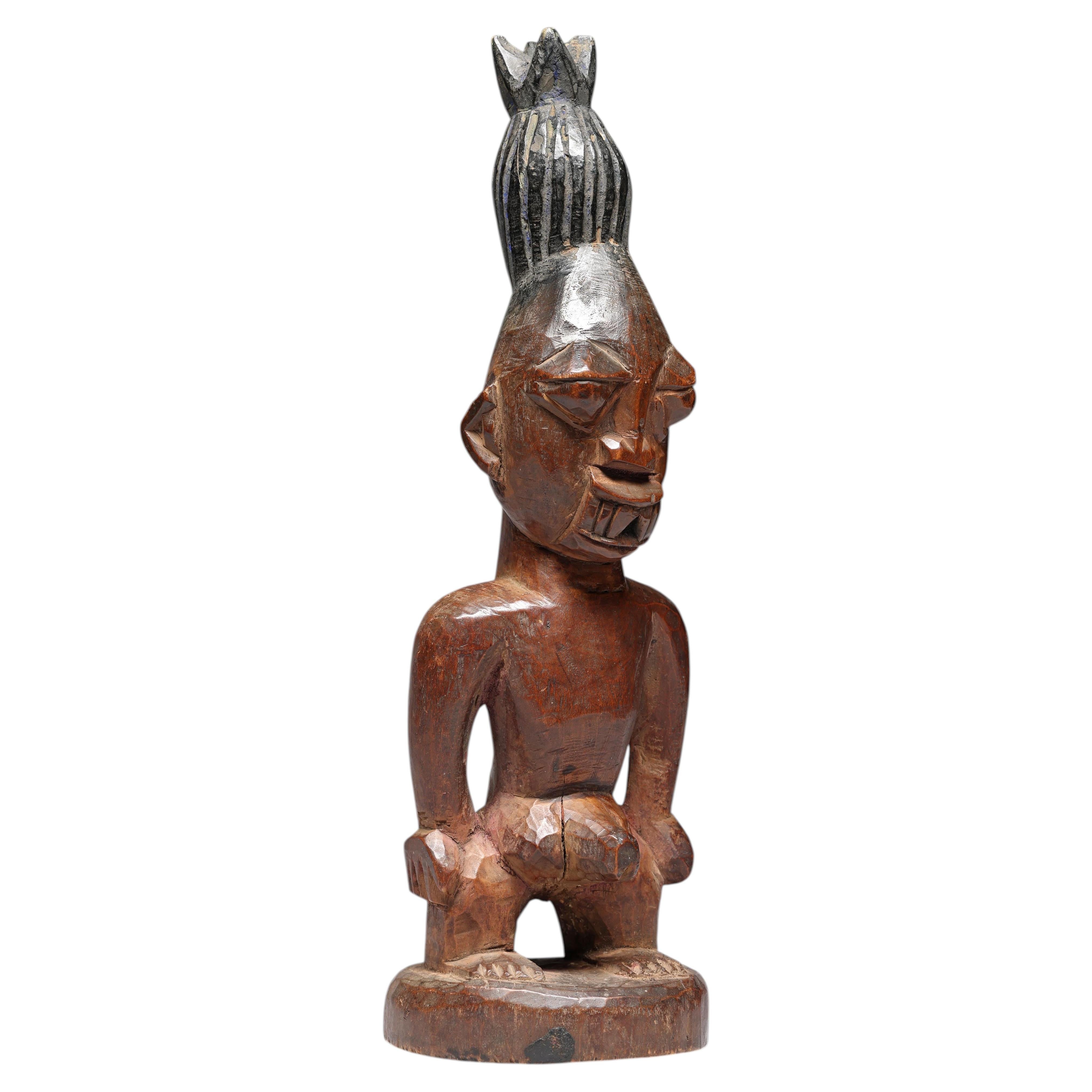 Figure masculine Yoruba, un Ibeji ou figure jumelle, Nigeria, Afrique, Féroce avec des dents
