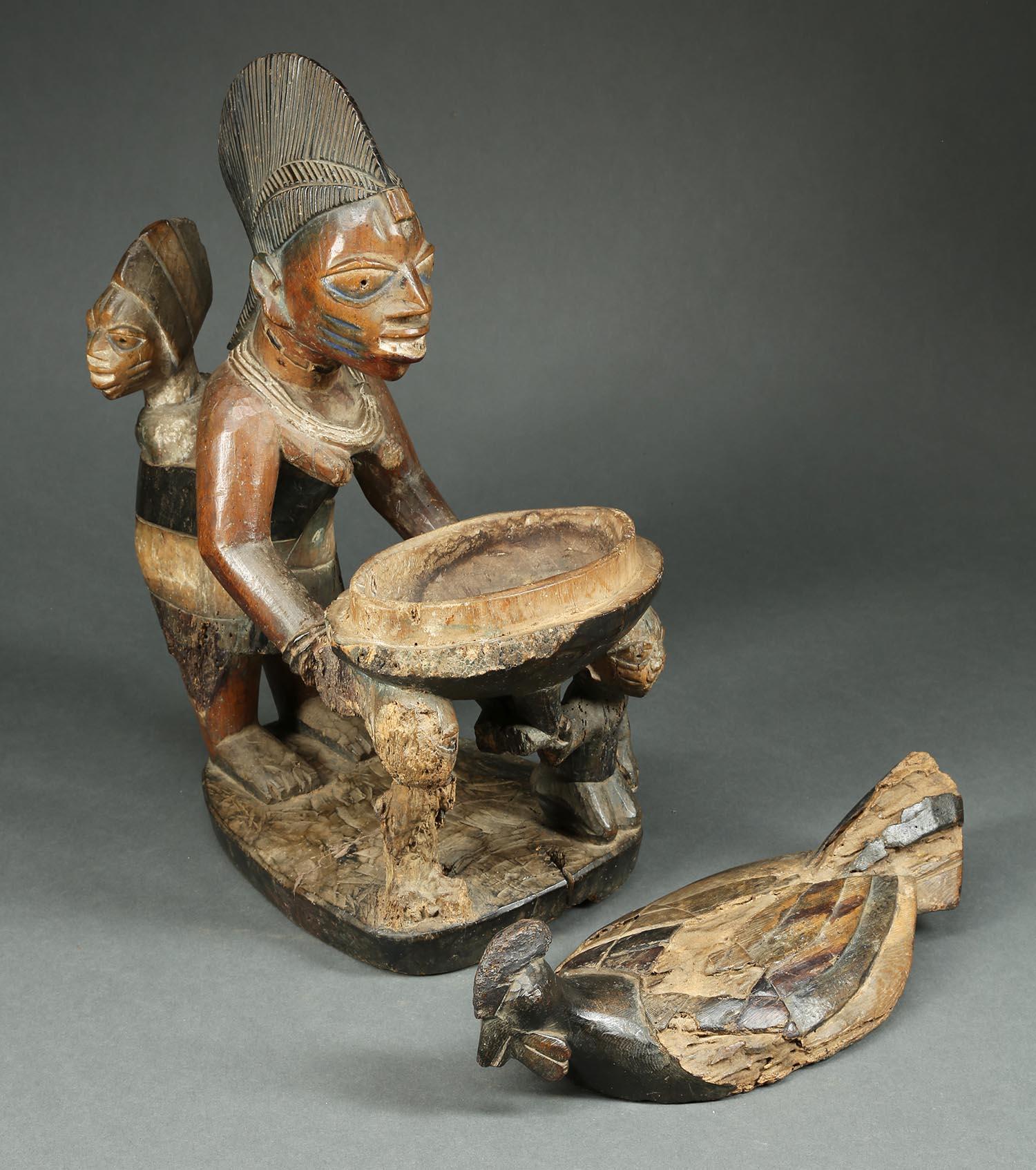 Wood Yoruba Maternity Offering Bowl Figure with Chicken, Africa, Nigeria For Sale
