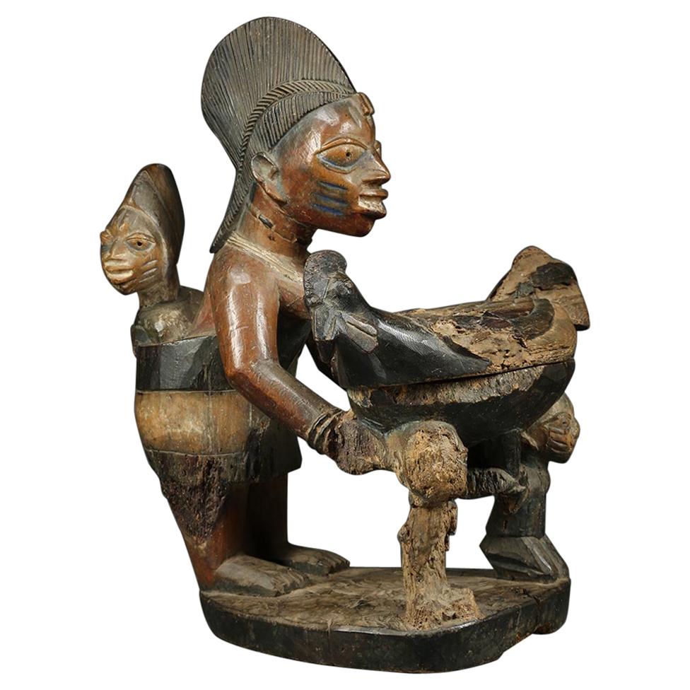 Yoruba Maternity Offering Bowl Figure with Chicken, Africa, Nigeria For Sale