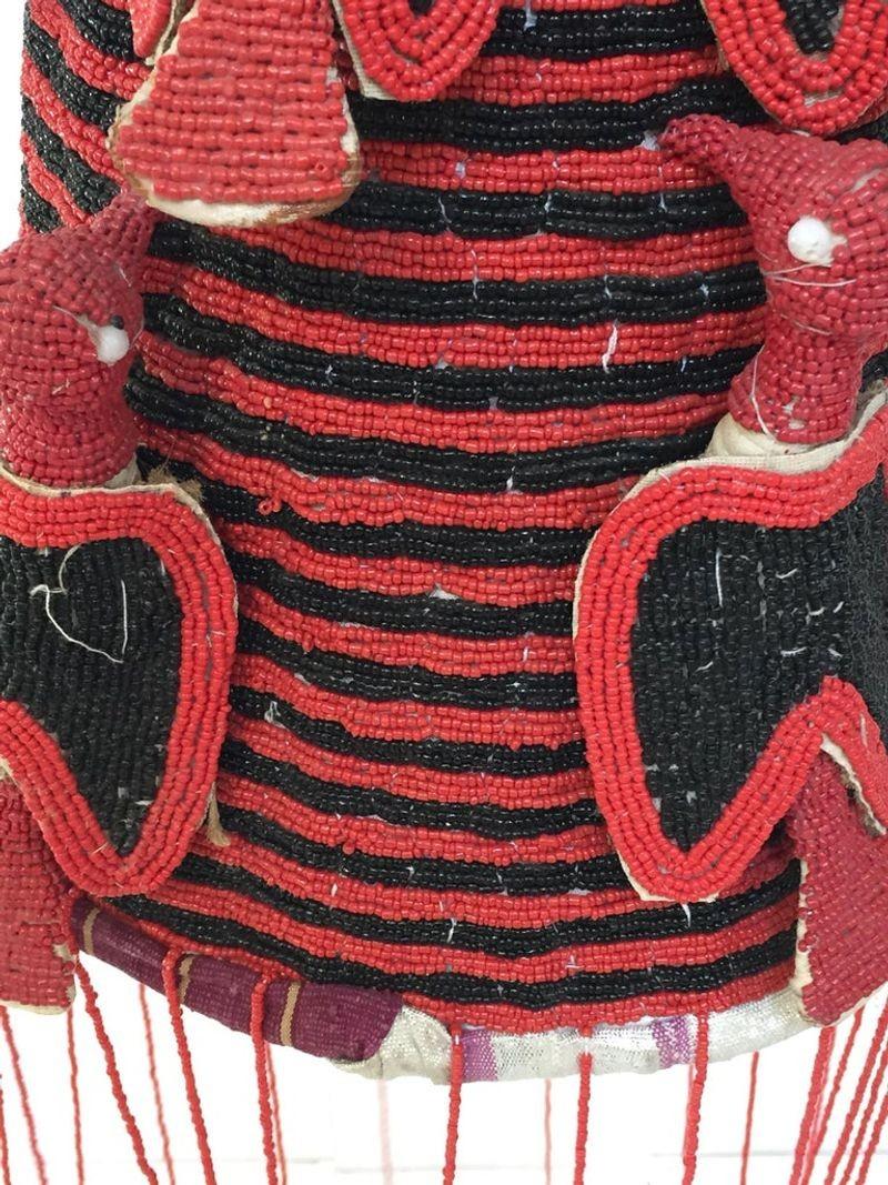 Tocado Yoruba Nigeria Africano Rojo Real Corona con Cuentas sobre Soporte de Lucite en venta 3