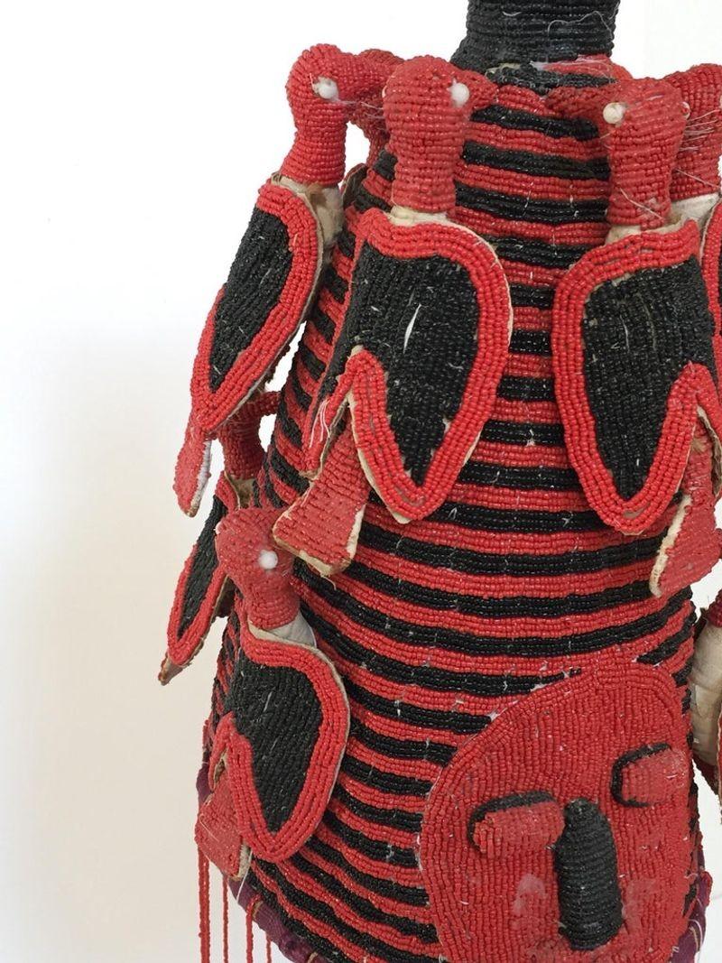 Tocado Yoruba Nigeria Africano Rojo Real Corona con Cuentas sobre Soporte de Lucite en venta 1