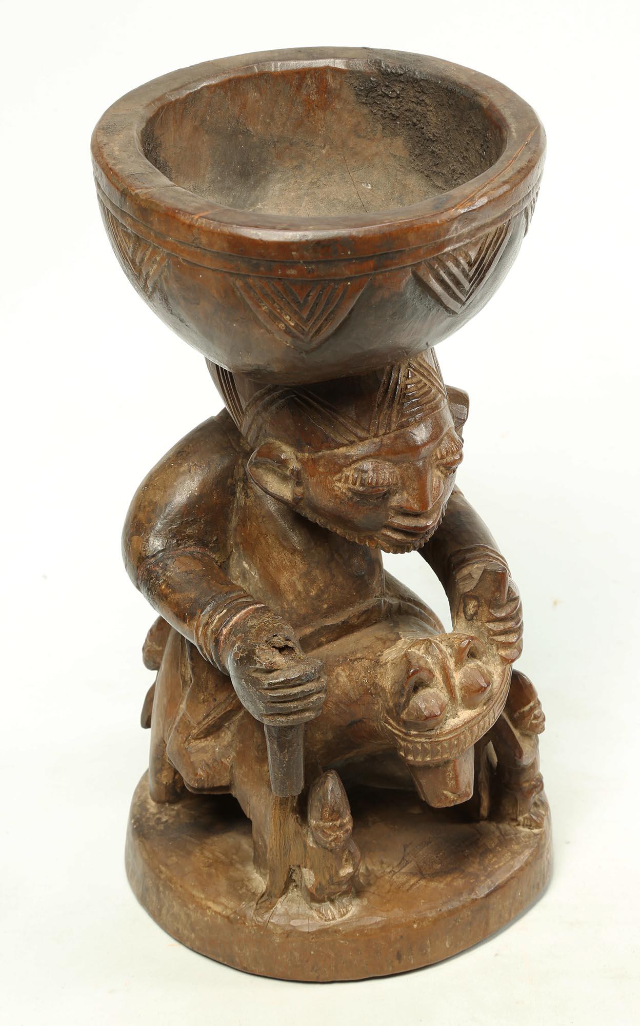 Yoruba Offering Bowl with Horse and Rider Early 20th Century Nigerian Tribal Art In Good Condition For Sale In Santa Fe, NM
