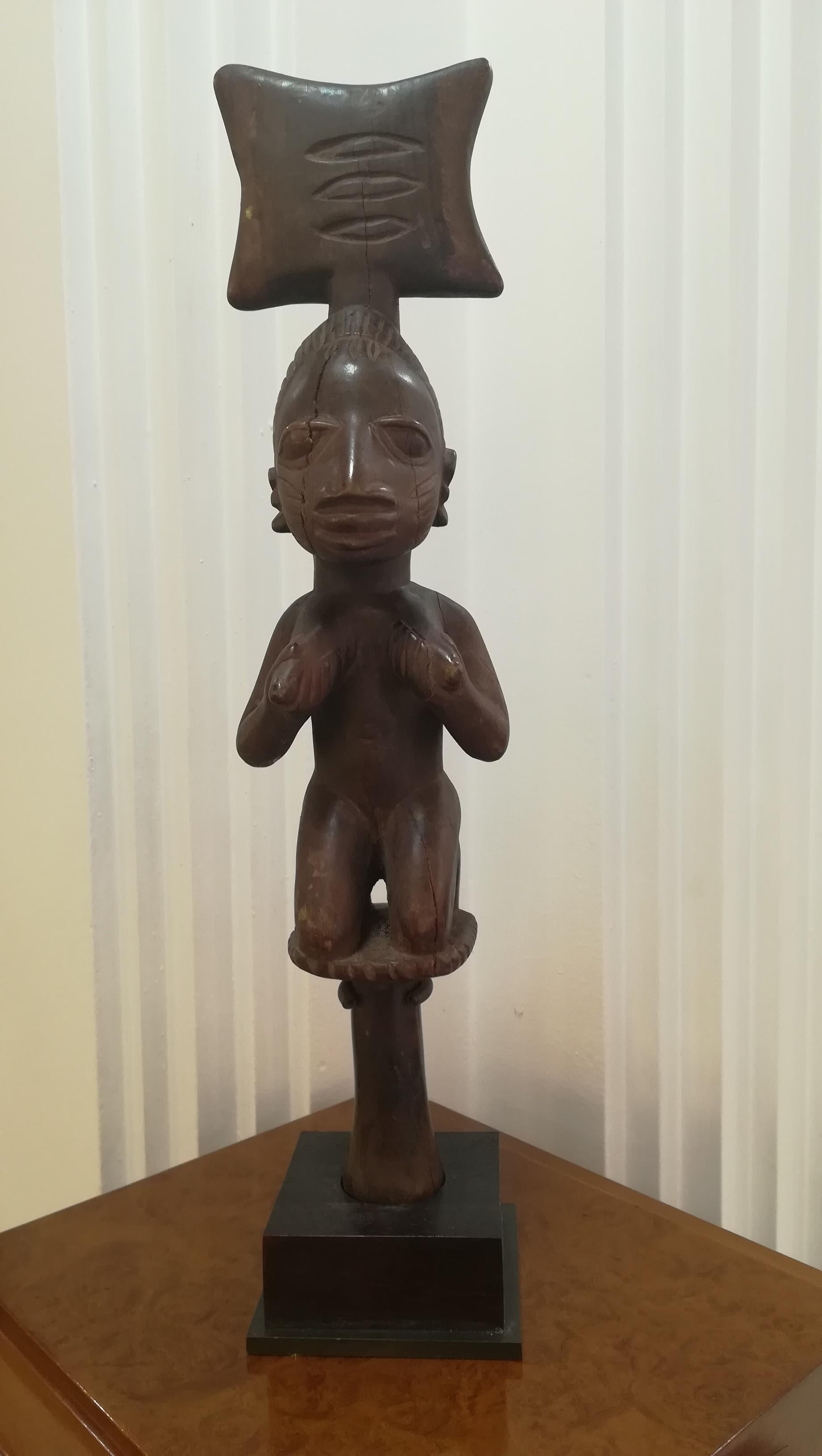 Yoruba Scepter, from Nigeria.
Provenance : 
Collection Claude Vérité
Collection Alain de Monbrison.