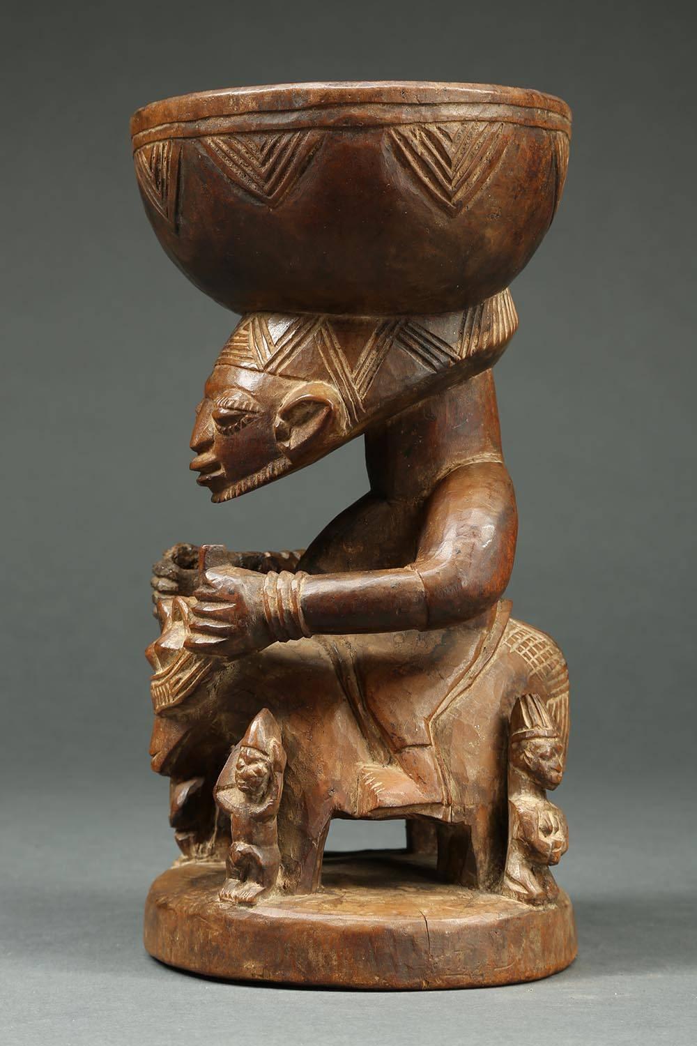 Yoruba Tribal Offering Bowl with Horse and Rider, Nigeria In Good Condition In Point Richmond, CA