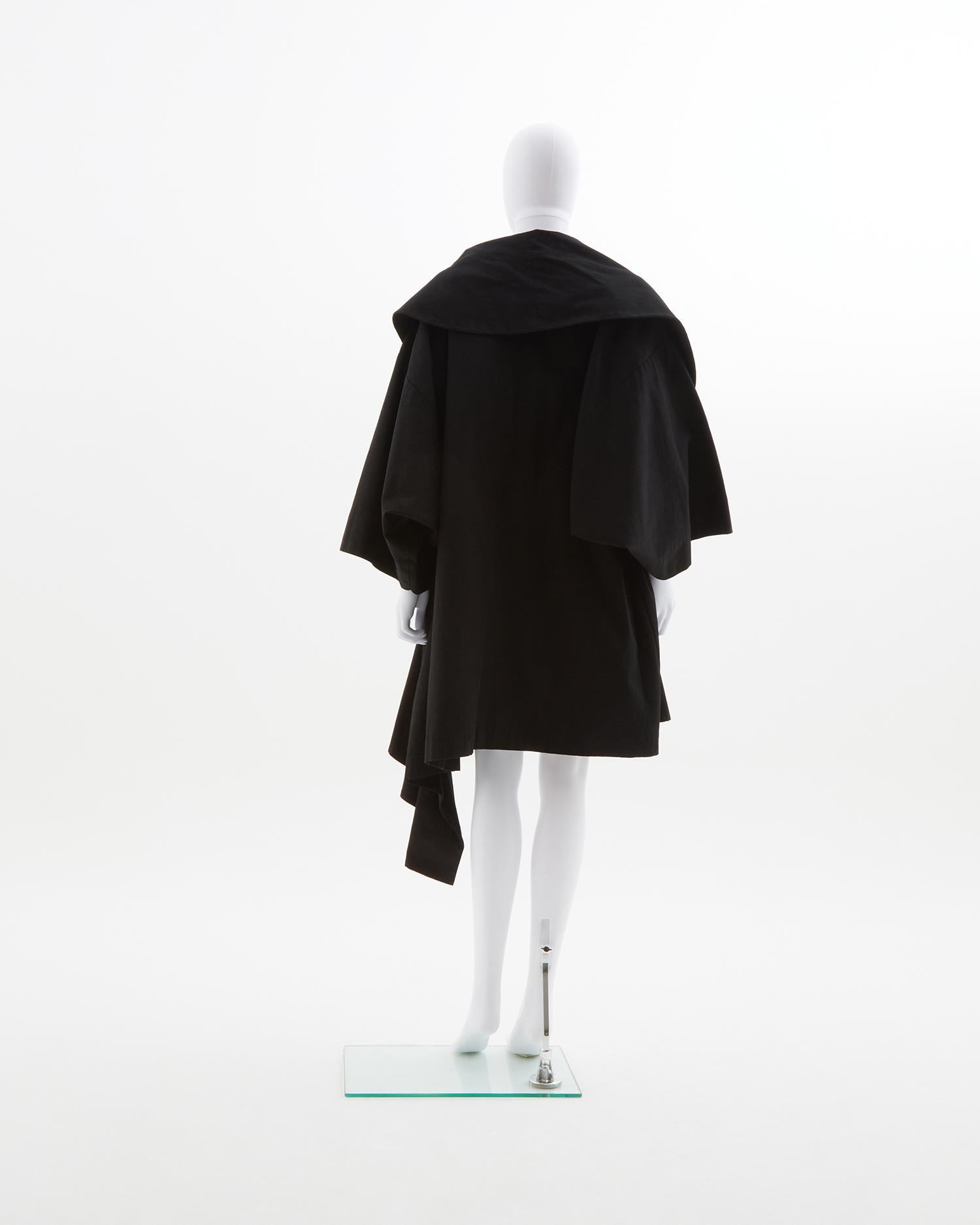Yoshi Yamamoto Black cotton asymmetric cape, ss 2009 In Excellent Condition For Sale In Milano, IT