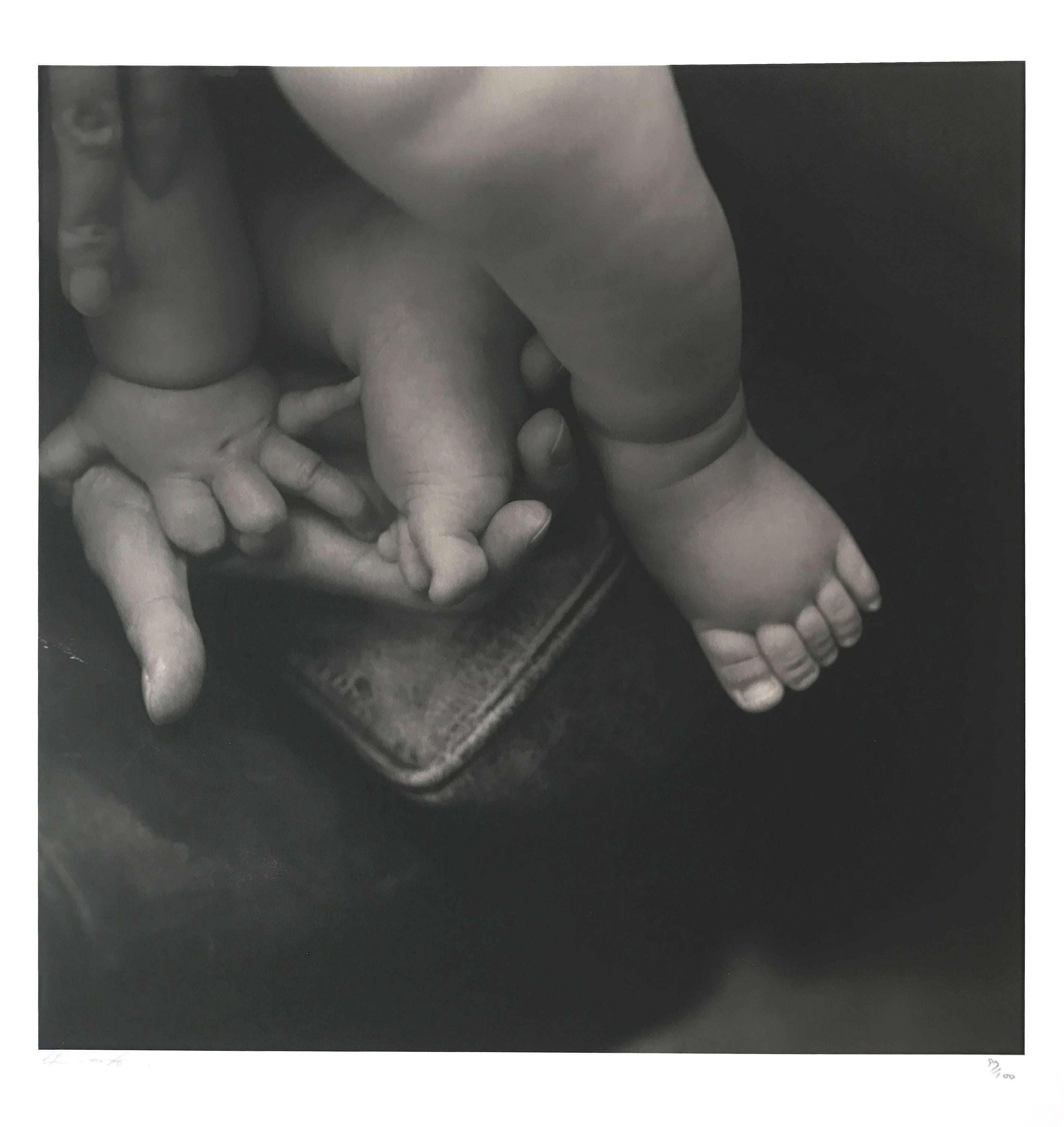 Das Baby auf dem Bild ist eines der Kinder des japanischen Künstlers Yoshihiko Ueda und zeigt den Blick des Fotografen für kunstvolle Kompositionen. Das Foto 