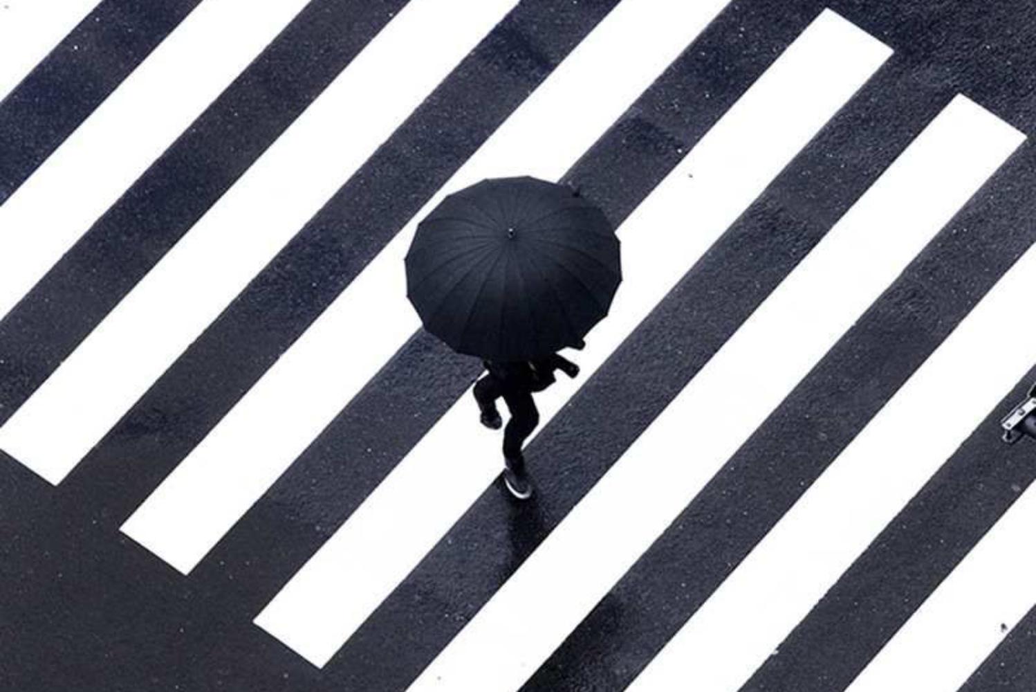 rain 025 – Yoshinori Mizutani, Colour, Photography, Structure, Street, People For Sale 2