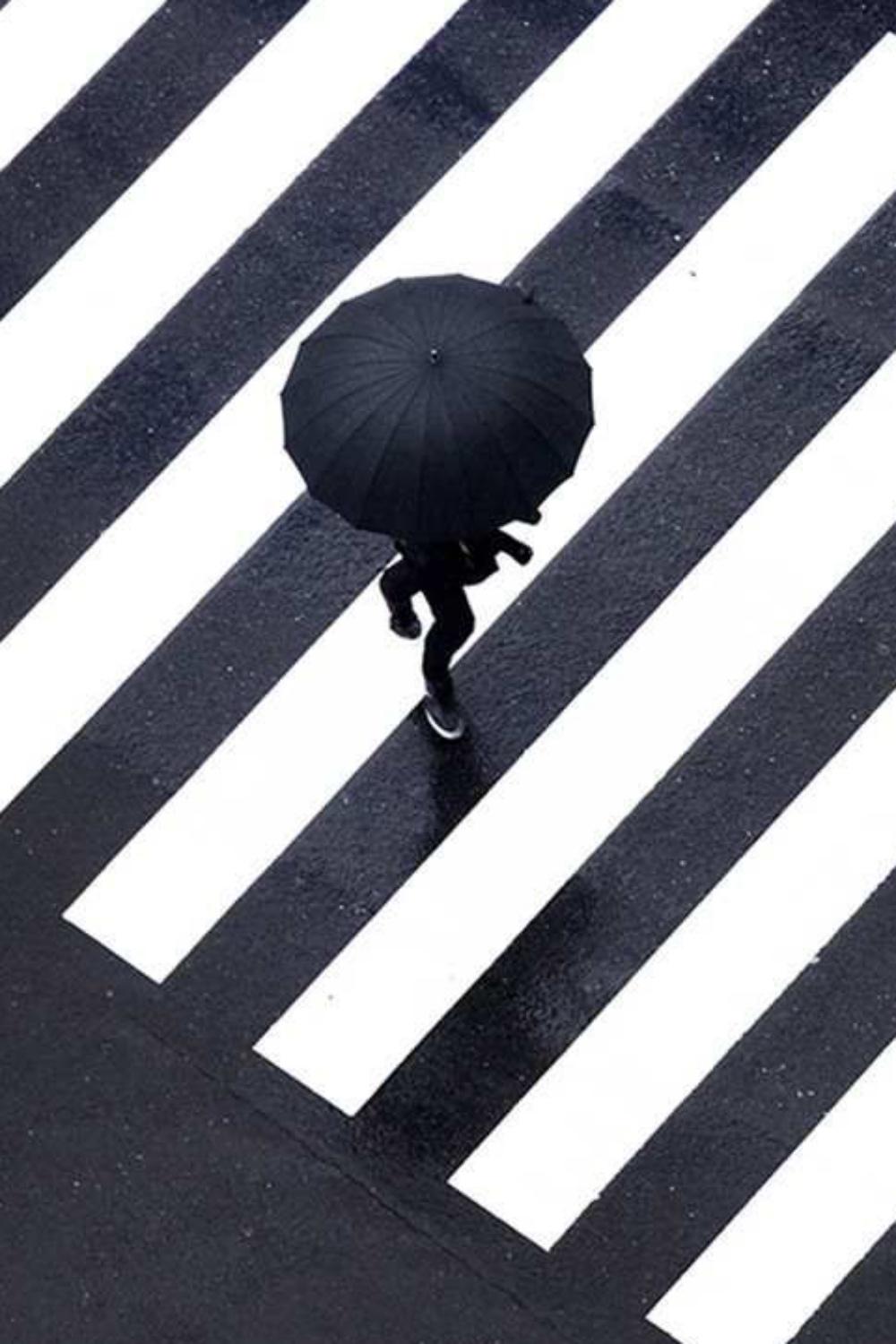 rain 025 – Yoshinori Mizutani, Colour, Photography, Structure, Street, People For Sale 3