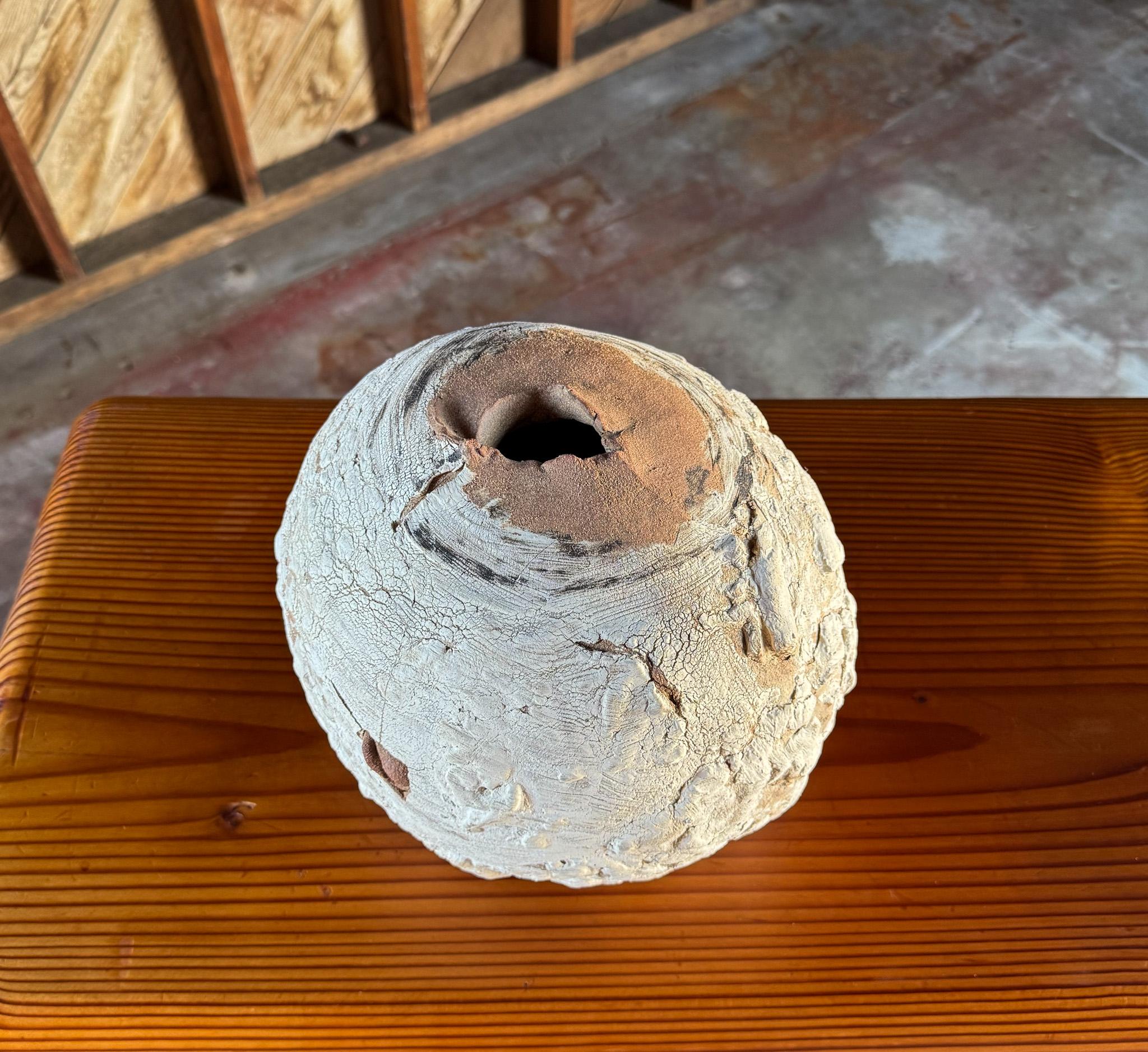 Yoshiro Ikeda Sculptural Ceramic Vase, 1983 4
