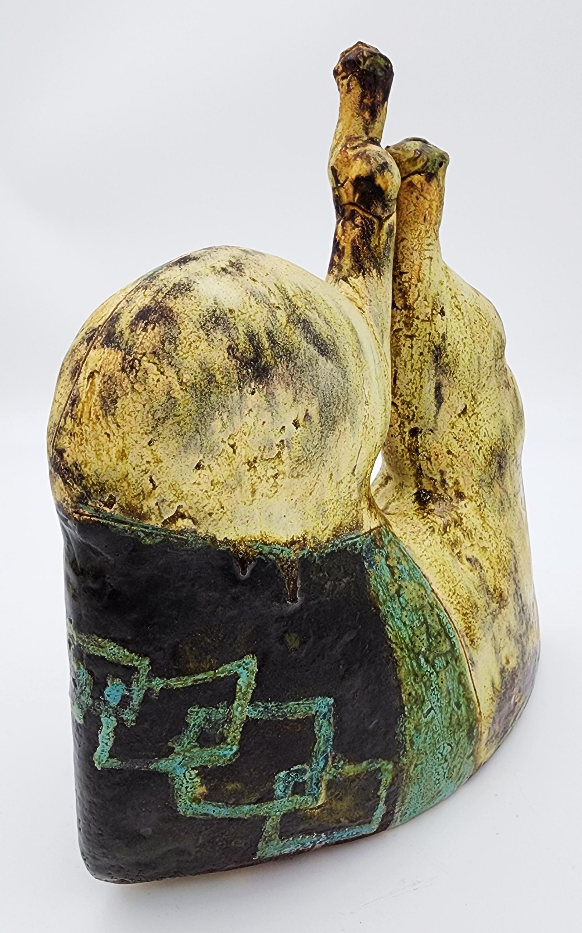 Forma con due cilindri (Arte ceramica, Ceramica artigianale, Forme organiche) - Abstract Sculpture Beige di Yoshiro Ikeda