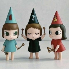 Yoshitomo Nara 123 Ensemble de filles jouant du tambour Sculptures d'art contemporain